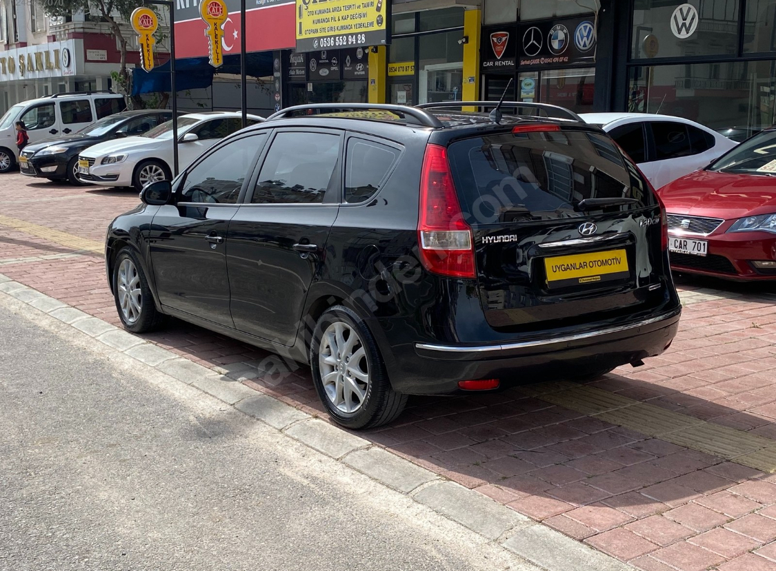 HYUNDAİ İ30 1.6 CRDİ MODE PAKET(elden senetle araba)