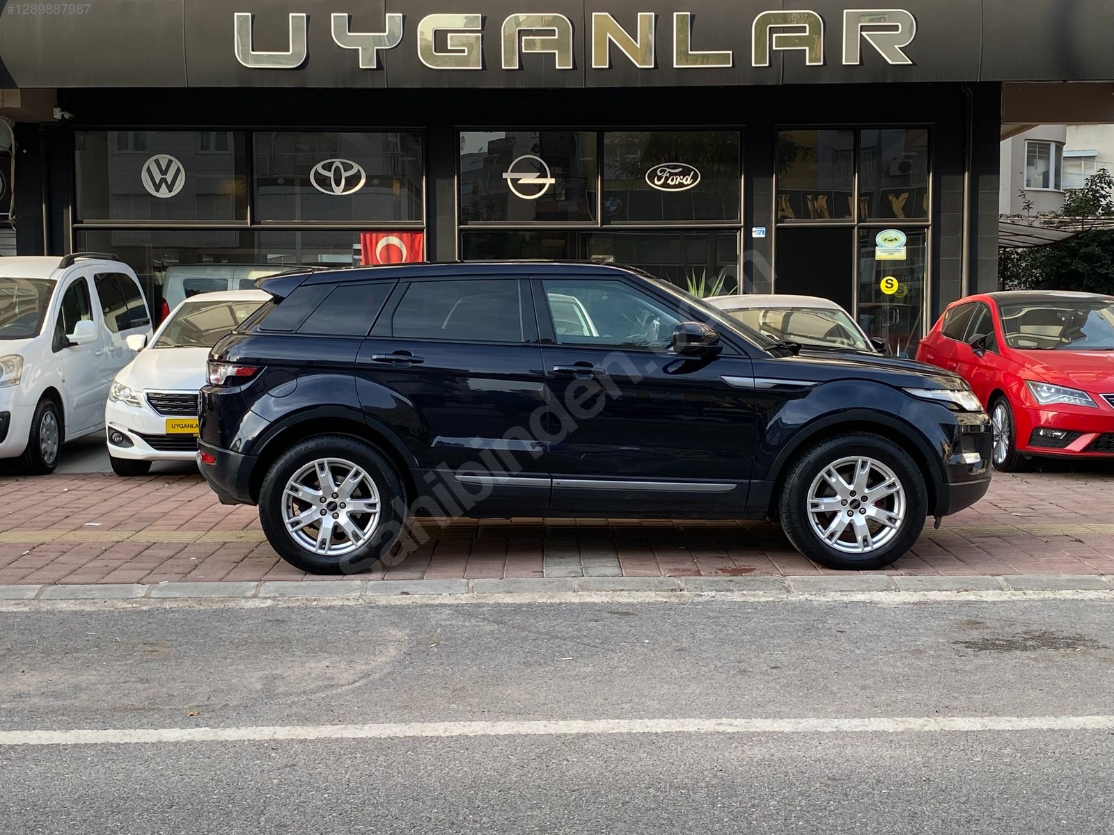 UYGANLAR'DAN RANGE ROVER EVOQUE 2.0Sİ4 DYNAMİC OTOMATİK CAM TVN