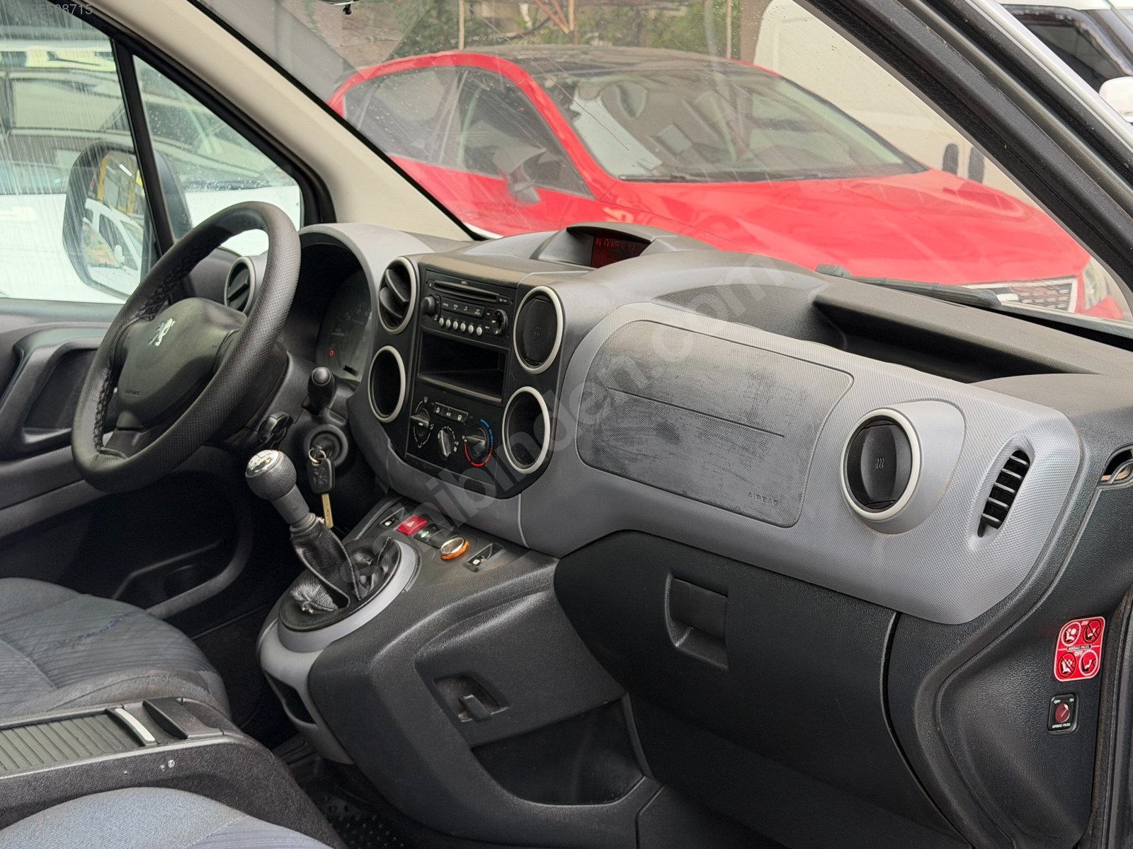 UYGANLAR'DAN PEUGEOT PARTNER TEPE 1.6 HDİ COMFORT