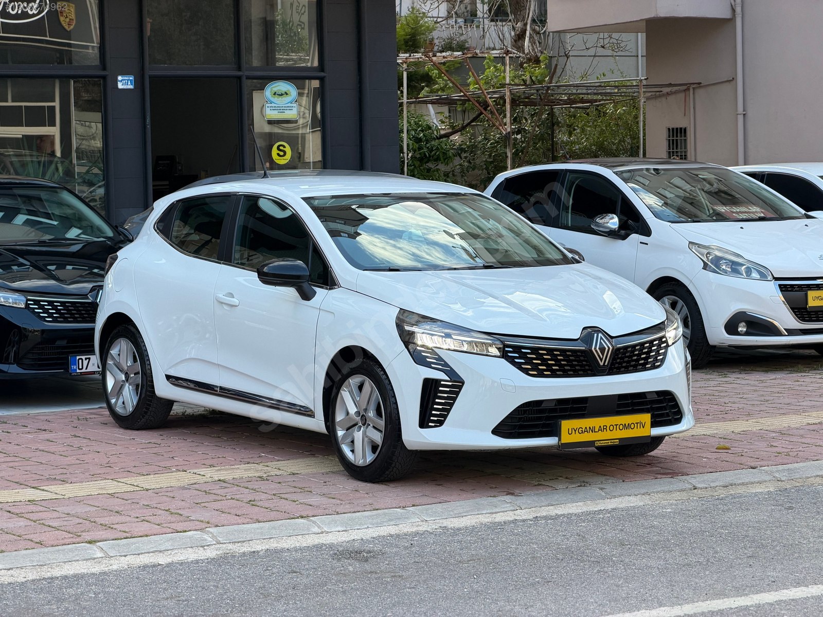 RENAULT CLİO 1.0 TCE EVOLUTİON X-TRONİC GSR 2 PAKET