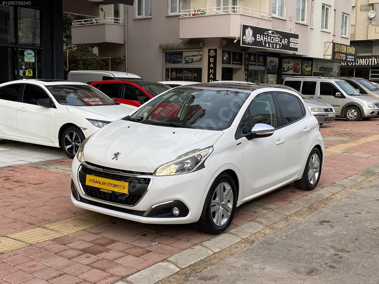 UYGANLAR'DAN PEUGEOT 208 1.5 BLUEHDI SİGNATURE C.TAVAN BAKIMLI