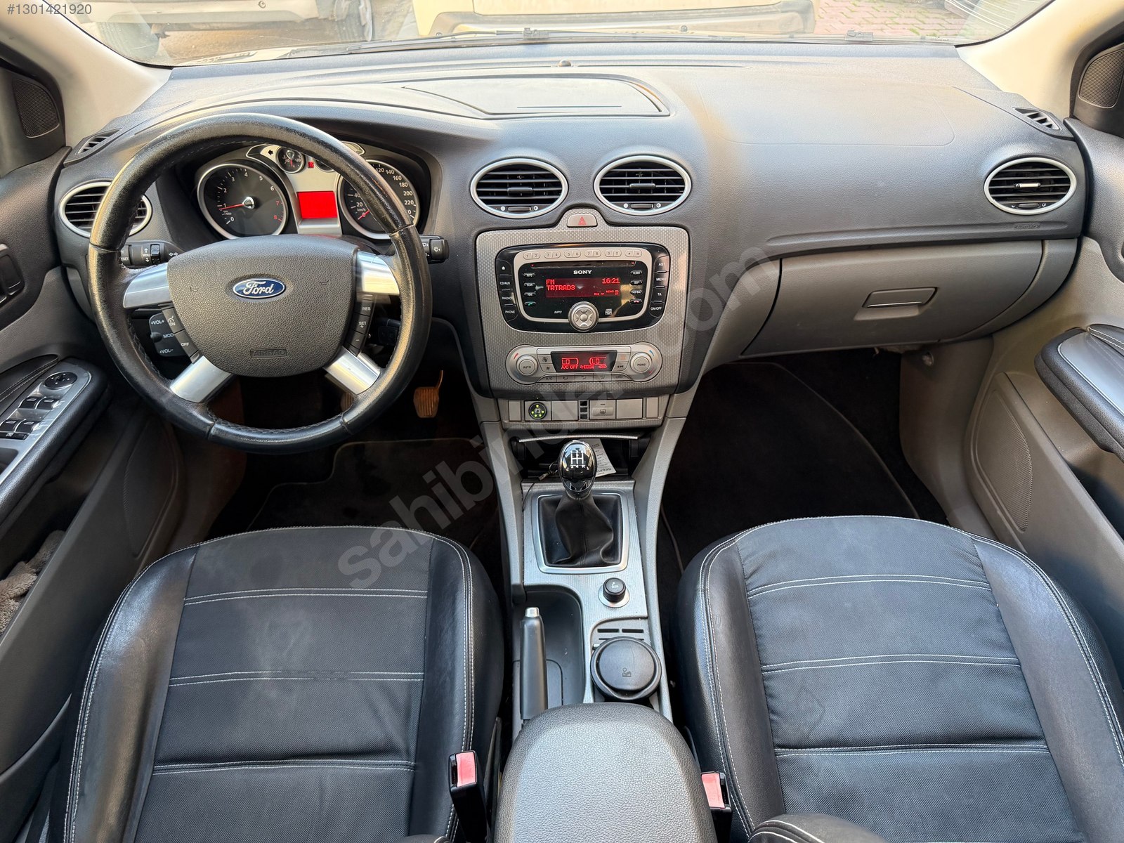 UYGANLAR'DAN FORD FOCUS 1.6 TİTANİUM SUNROOFLU (112000) KM DE