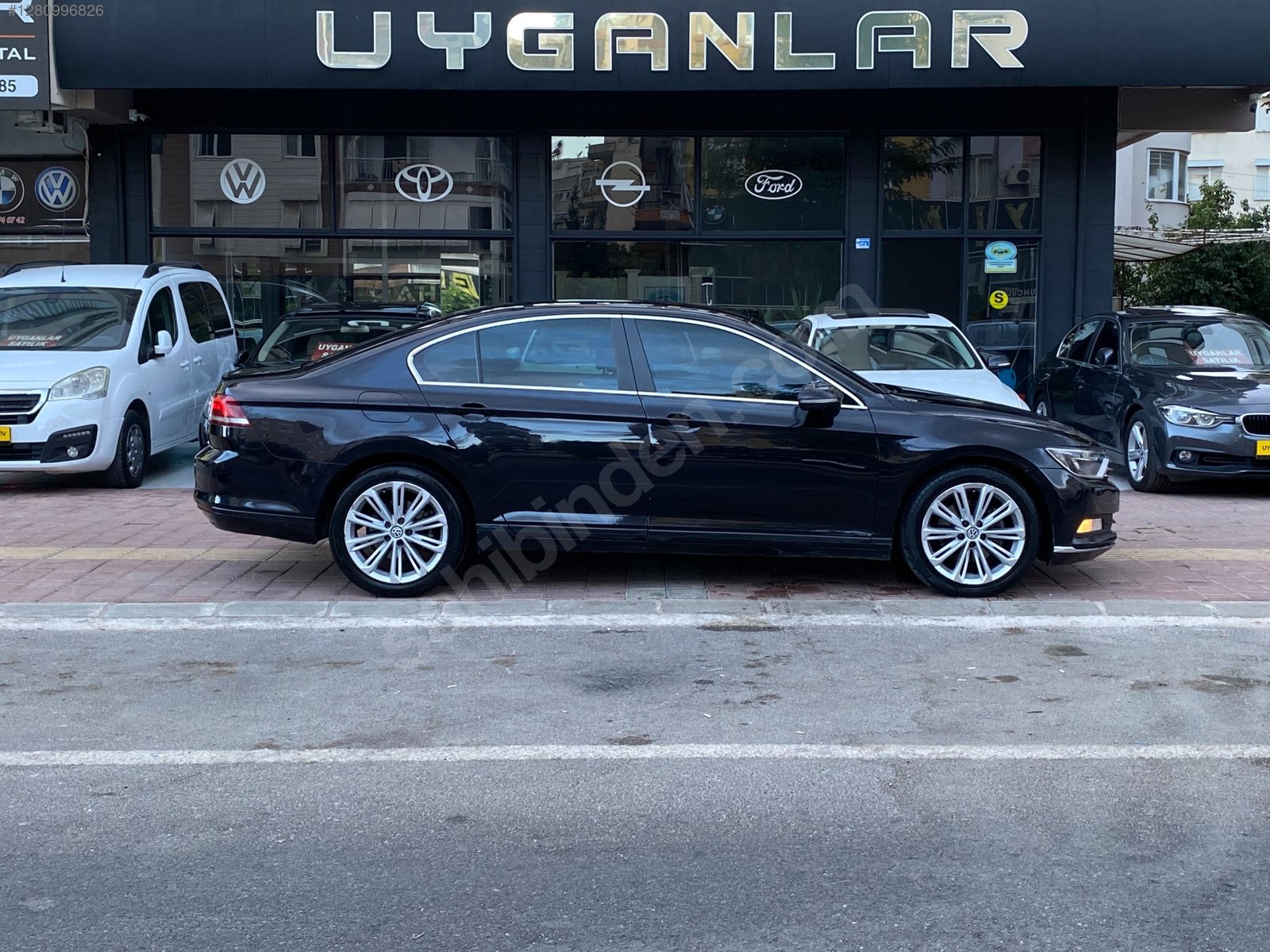 UYGANLAR'DAN VOLKSWAGEN PASSAT 1.6 TDİ BLUEMOTİON DSG (OTOMATİK)