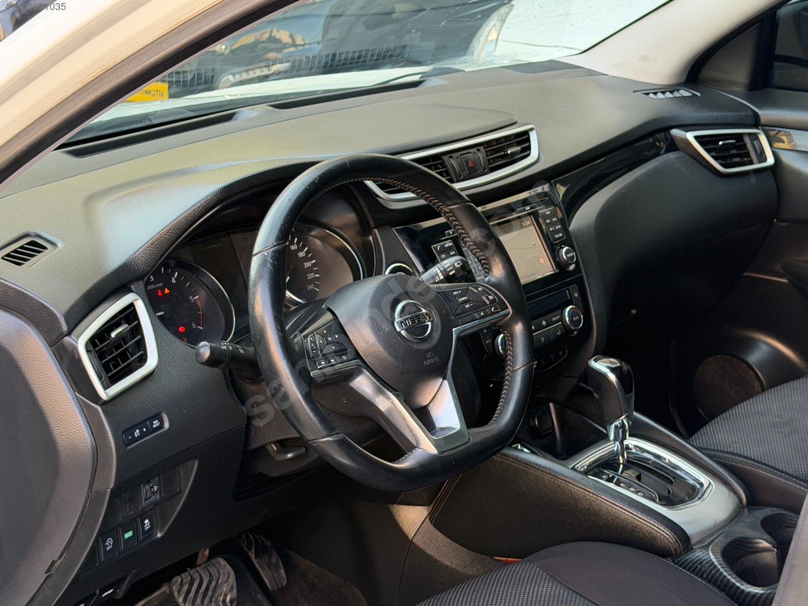 UYGANLAR'DAN NİSSAN QASHQAİ1.6DCİ XTRONİC BLACK EDİTİON CAM TVN.