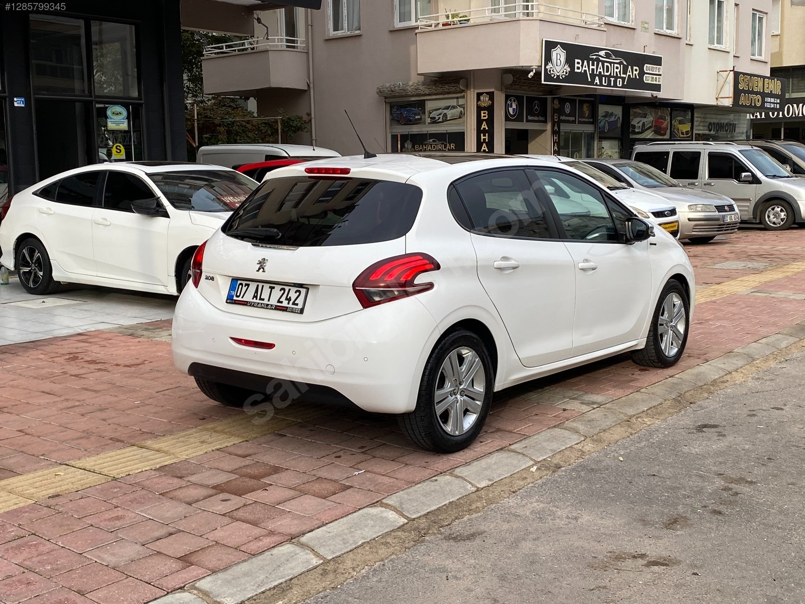 UYGANLAR'DAN PEUGEOT 208 1.5 BLUEHDI SİGNATURE C.TAVAN BAKIMLI