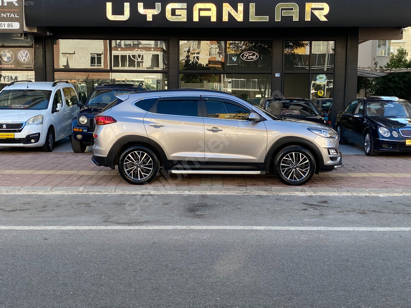 UYGANLAR'DAN HYUNDAİ TUCSON 1.6 CRDİ STYLEPLUS CAMTAVAN DERİ DÖŞ