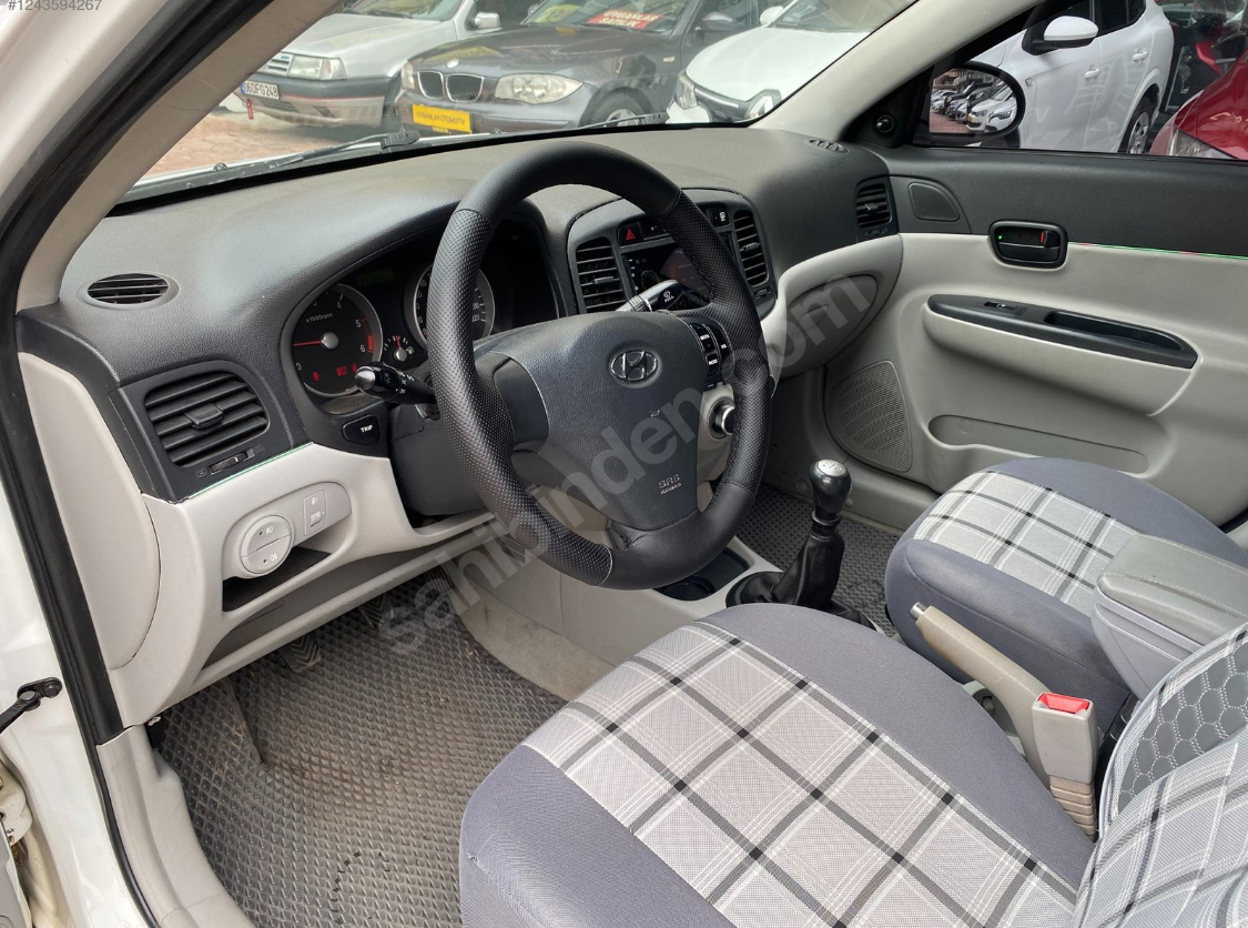 HYUNDAİ ACCENT ERA 1.5 CRDİ VGT TEAM-ABS Lİ 