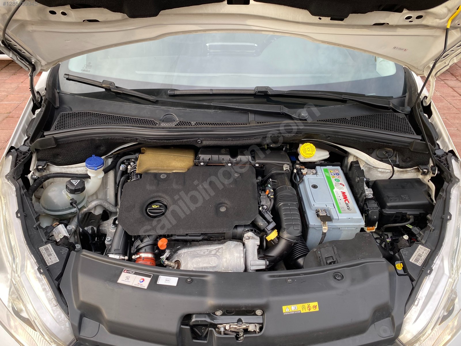 UYGANLAR'DAN PEUGEOT 208 1.5 BLUEHDI SİGNATURE C.TAVAN BAKIMLI