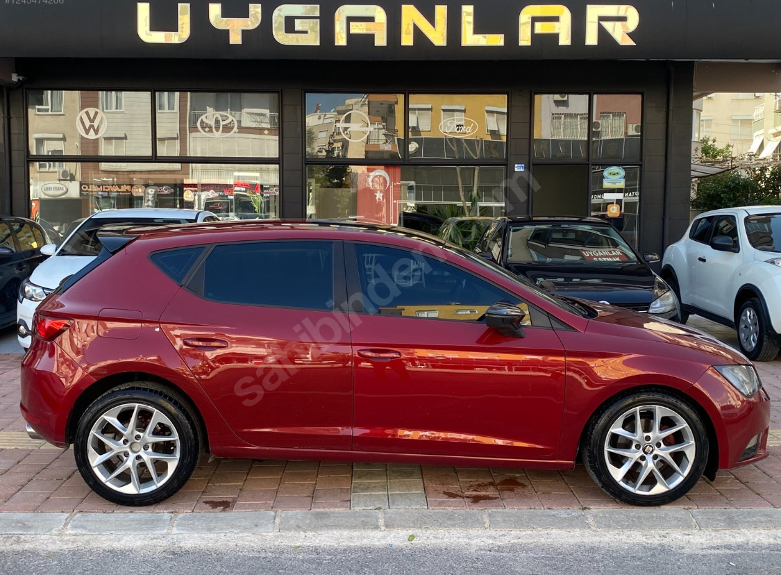 SEAT LEON CR STYLE DSG  MODELİ 2013(elden senetle araba)
