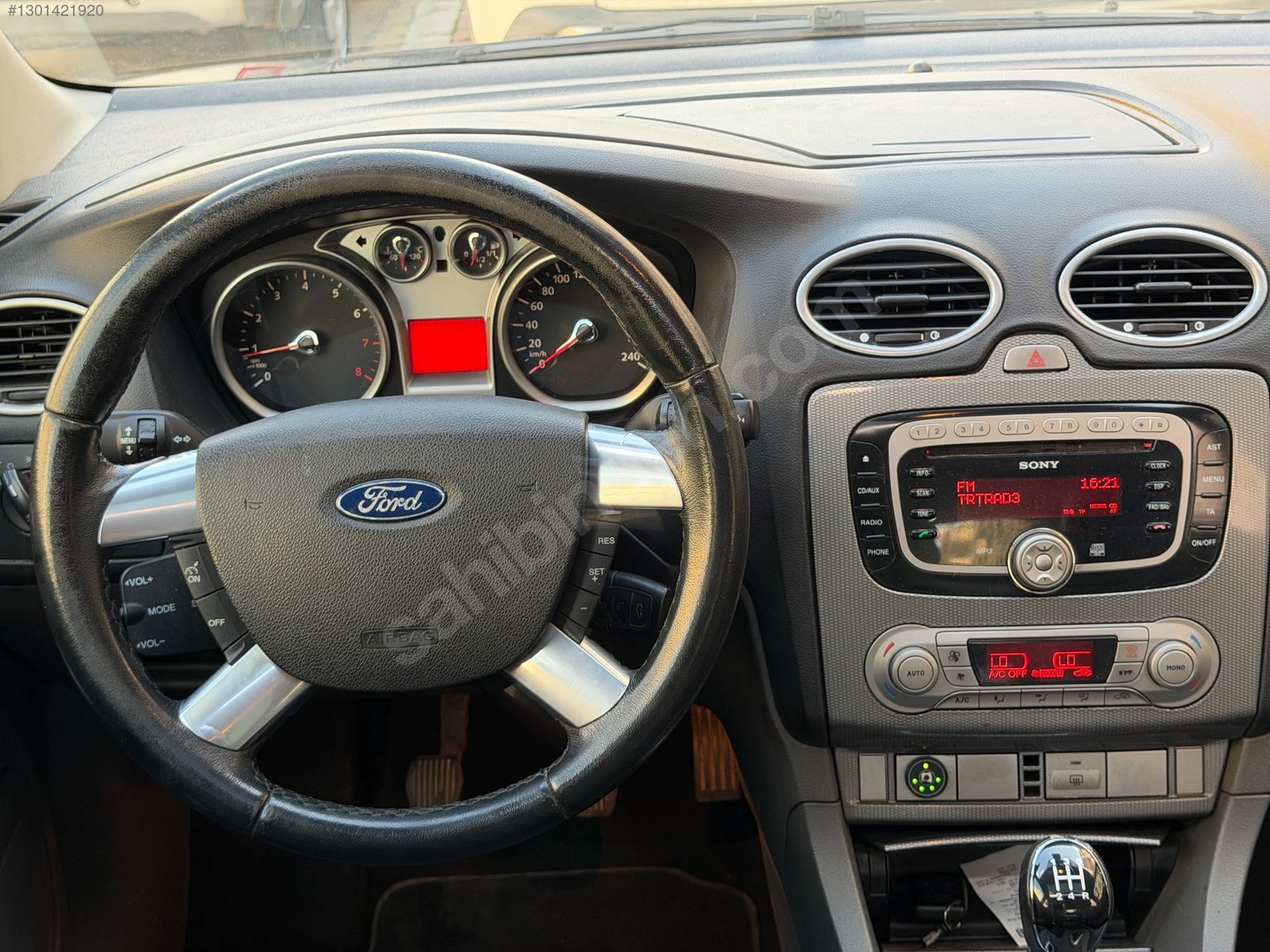 UYGANLAR'DAN FORD FOCUS 1.6 TİTANİUM SUNROOFLU (112000) KM DE