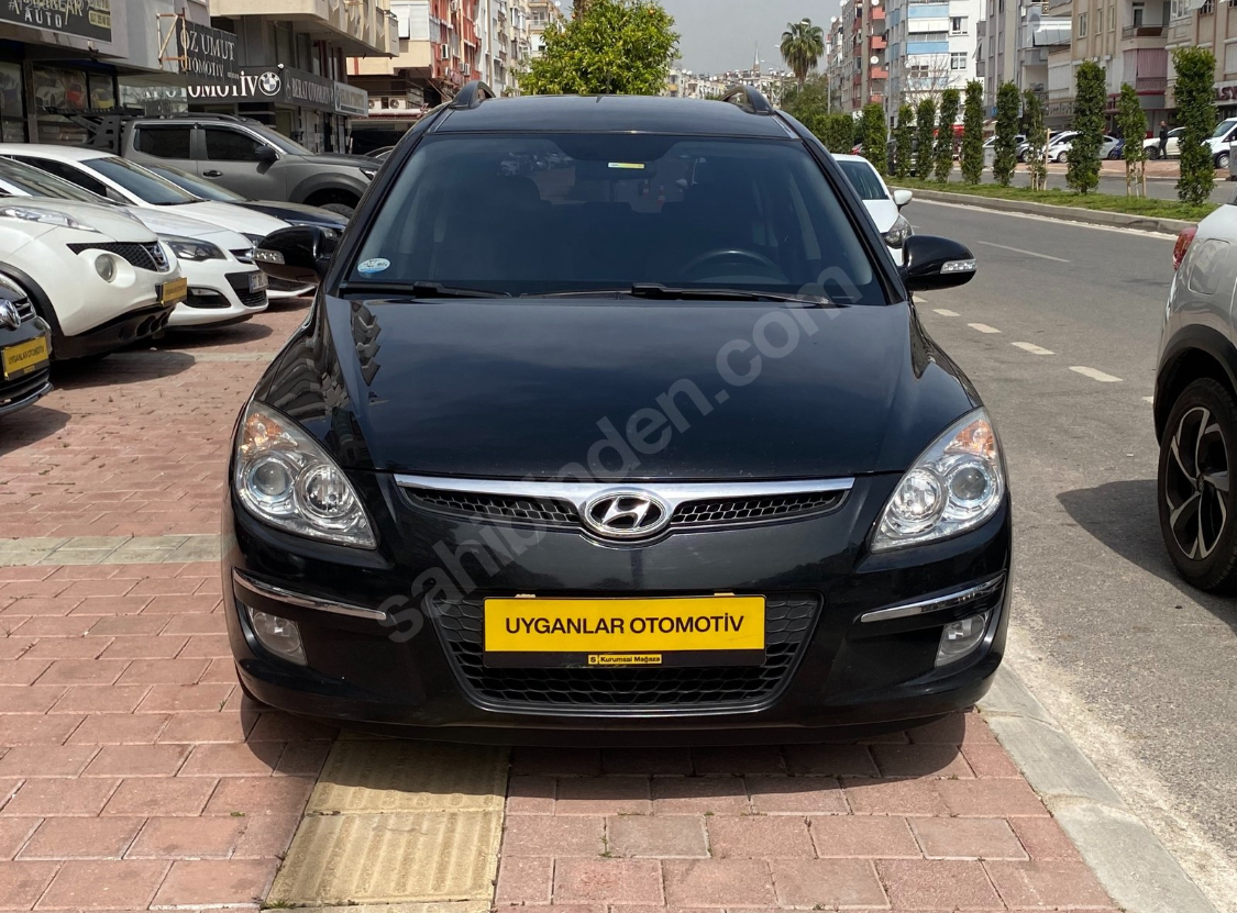 HYUNDAİ İ30 1.6 CRDİ MODE PAKET(elden senetle araba)