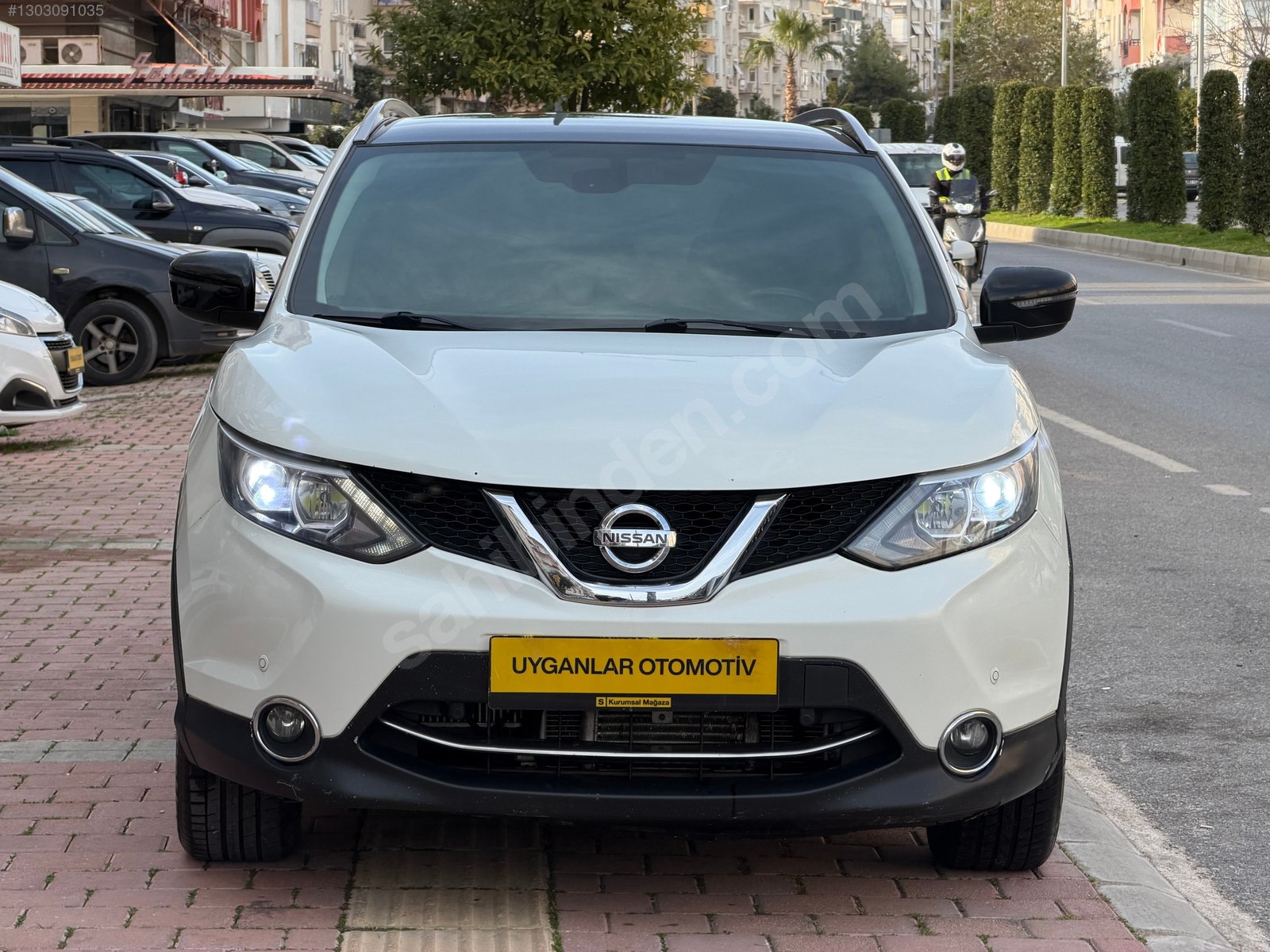 UYGANLAR'DAN NİSSAN QASHQAİ1.6DCİ XTRONİC BLACK EDİTİON CAM TVN.