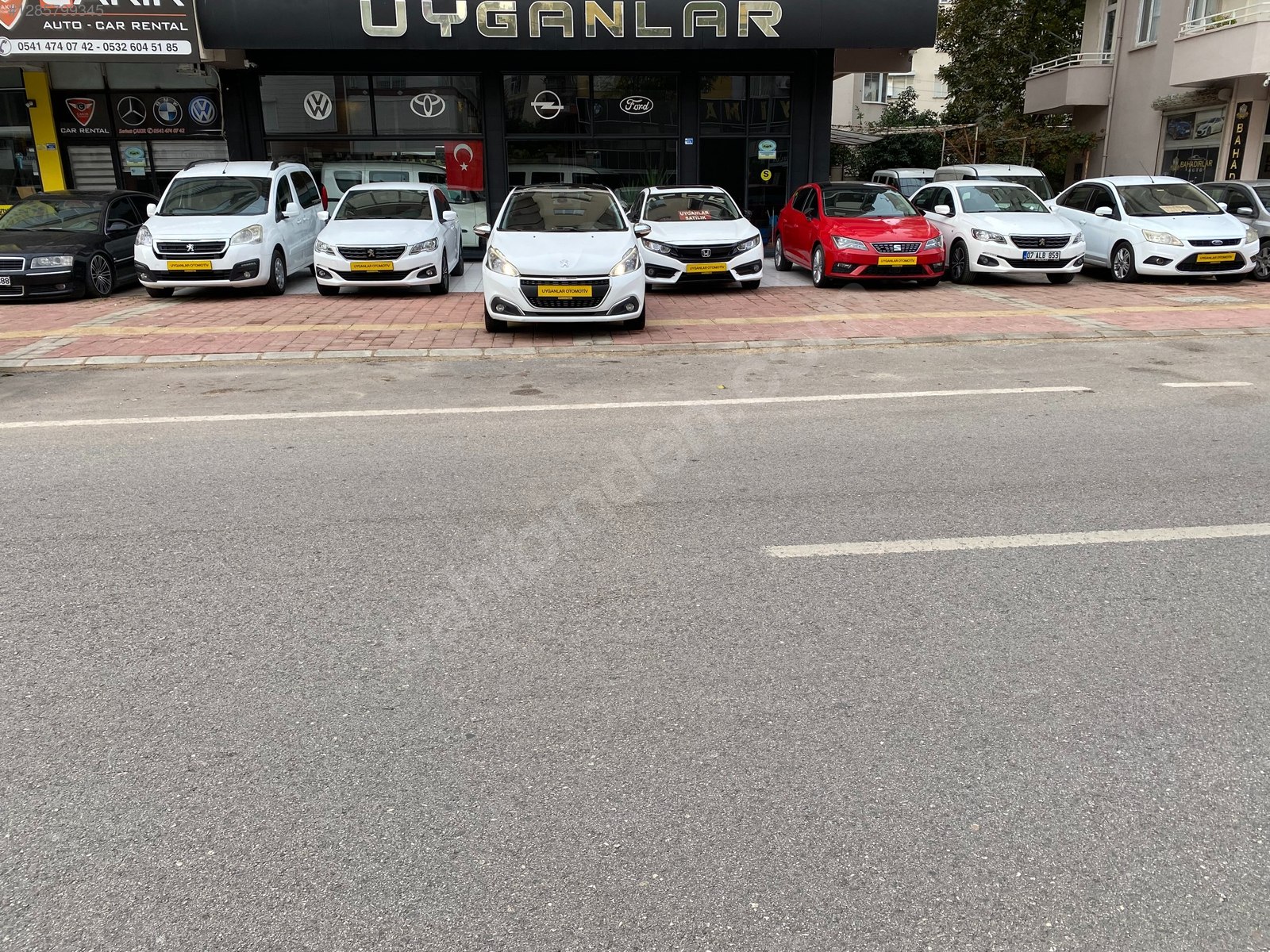 UYGANLAR'DAN PEUGEOT 208 1.5 BLUEHDI SİGNATURE C.TAVAN BAKIMLI