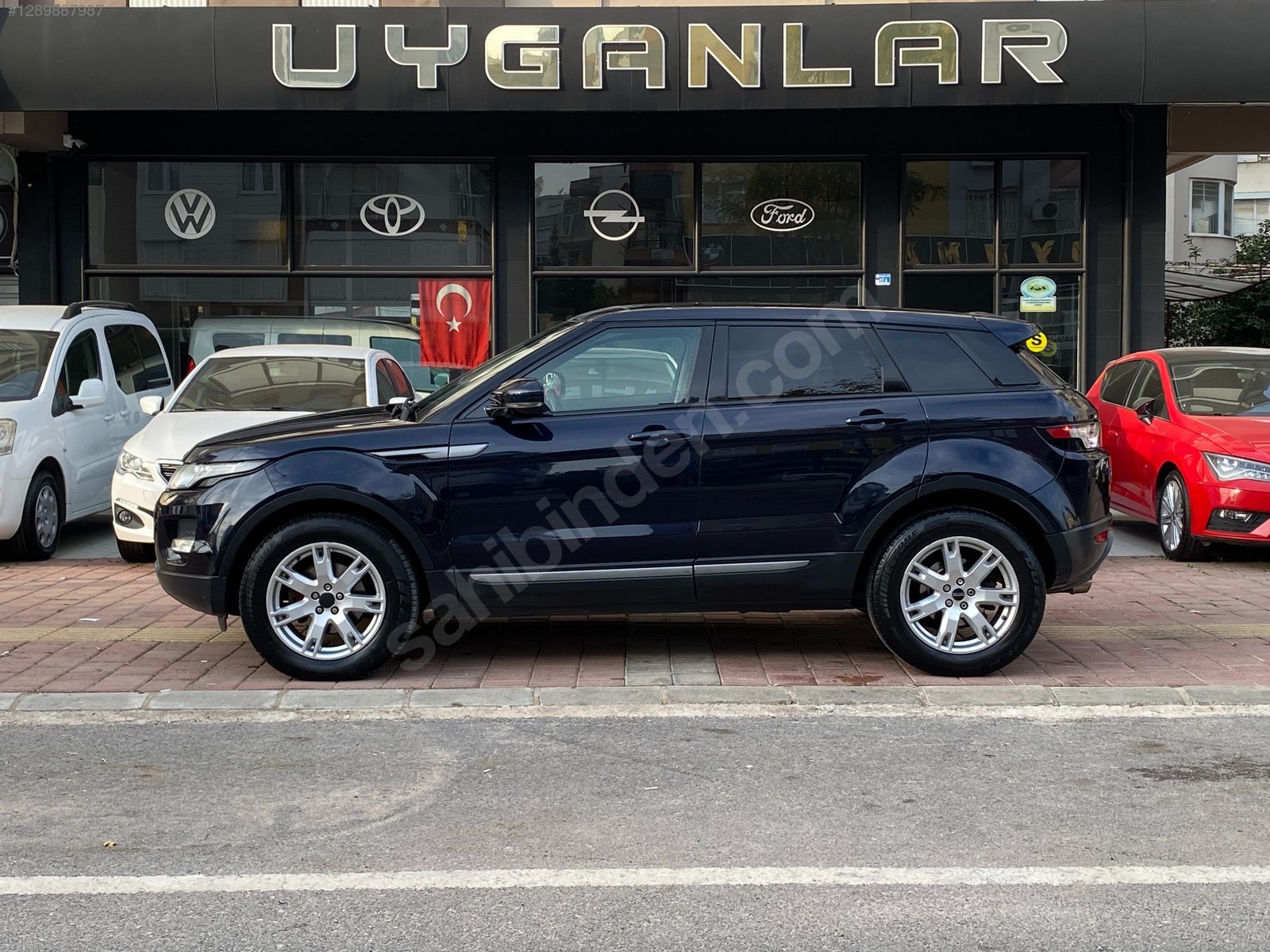 UYGANLAR'DAN RANGE ROVER EVOQUE 2.0Sİ4 DYNAMİC OTOMATİK CAM TVN