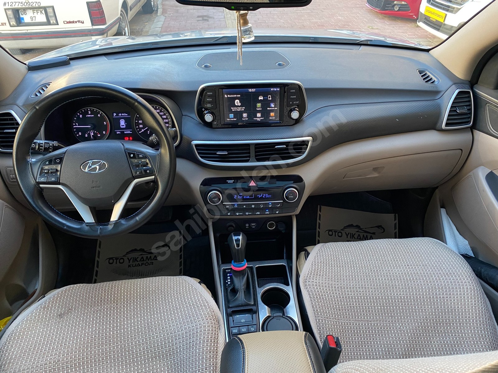 UYGANLAR'DAN HYUNDAİ TUCSON 1.6 CRDİ STYLEPLUS CAMTAVAN DERİ DÖŞ