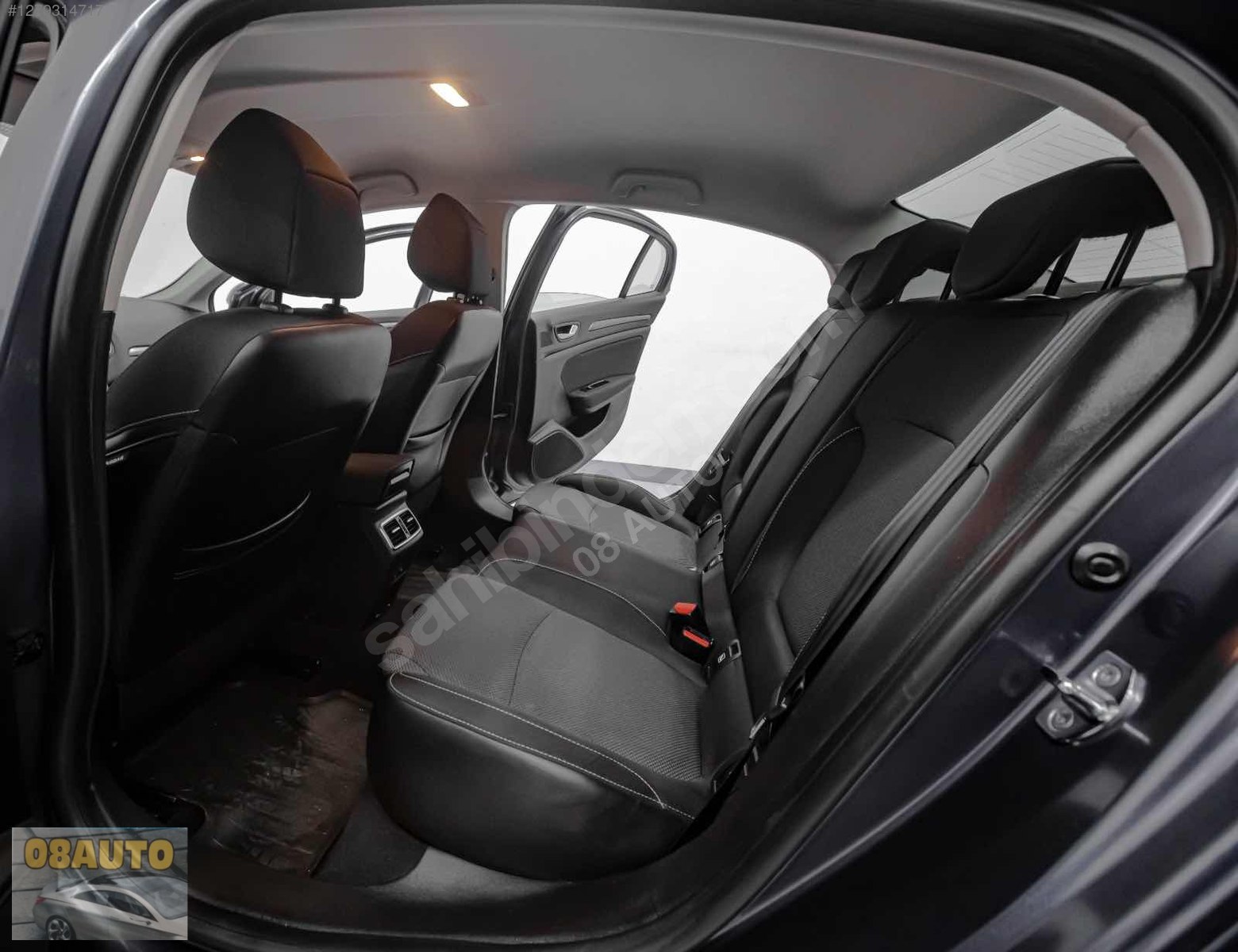 08 auto'dan Megane 4 hastasına hatasız %20 faturalı