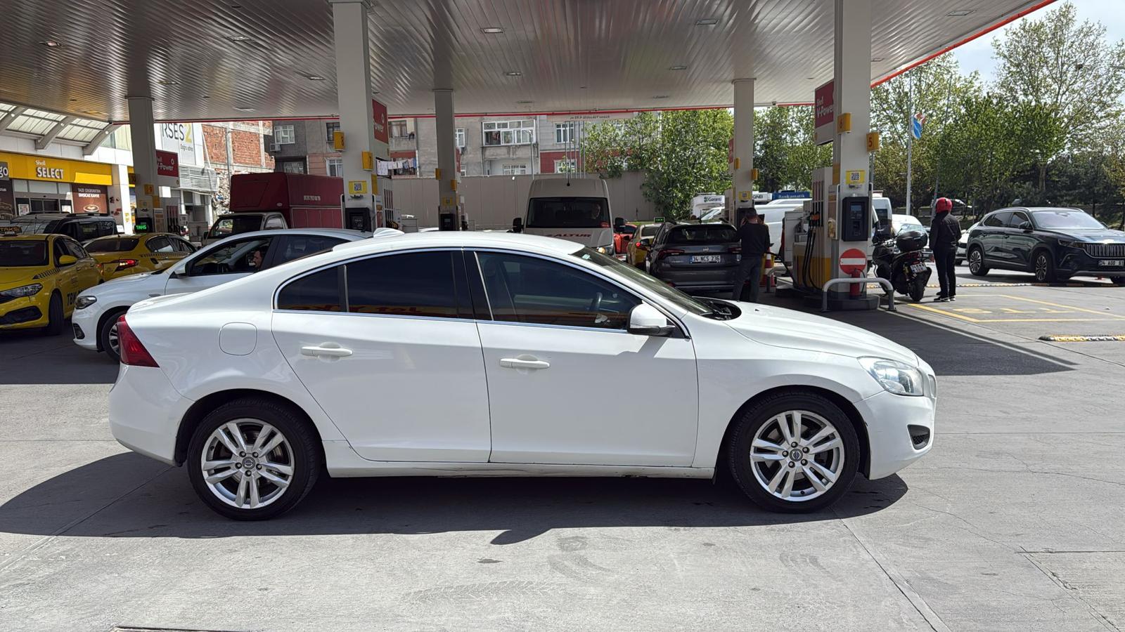 ÖZ ÇAĞDAŞ OTOMOTİV DEN 2012 MODEL VOLVO(elden senetle araba)