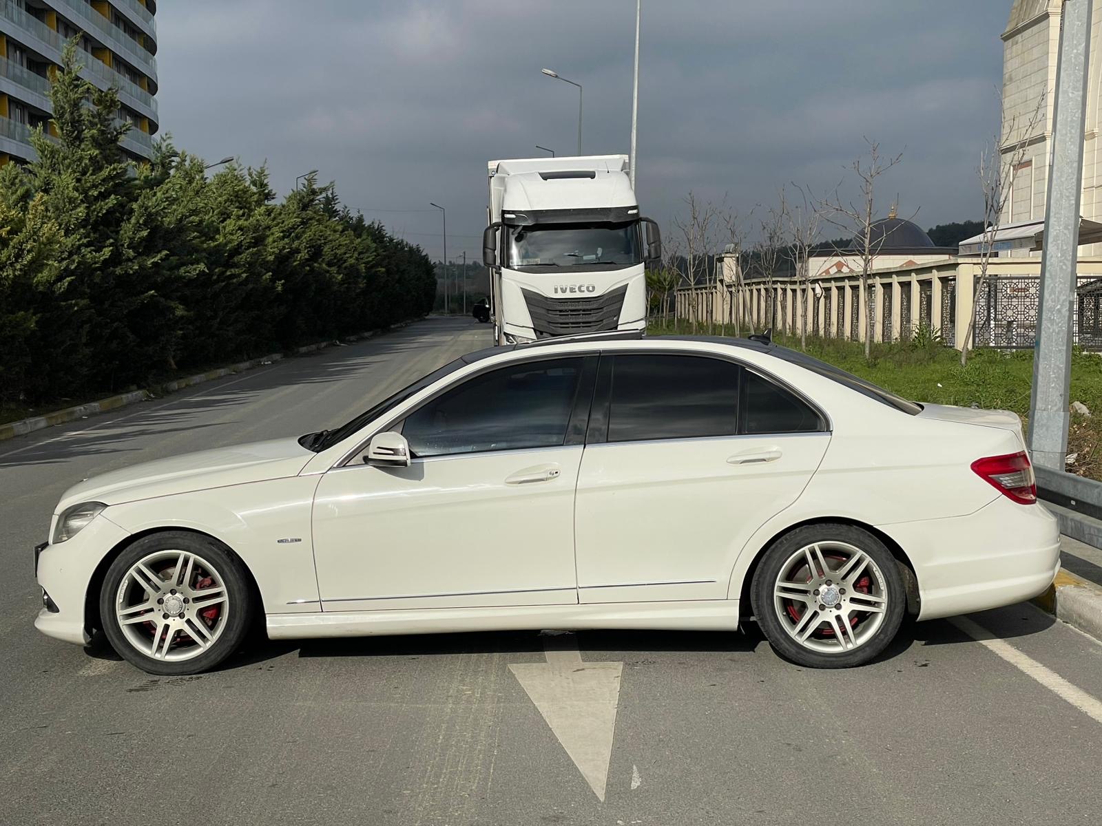 ÖZ ÇAĞDAŞ OTOMOTİV DEN 2011 MODEL MERCEDES C 180 AMG