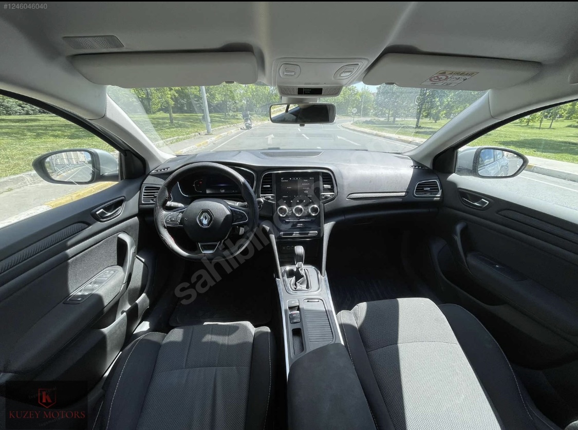 2024 MODEL MEGANE 1.3 TCE TOUCH OTOMATİK TR NİN EN UYGUN ARACI.