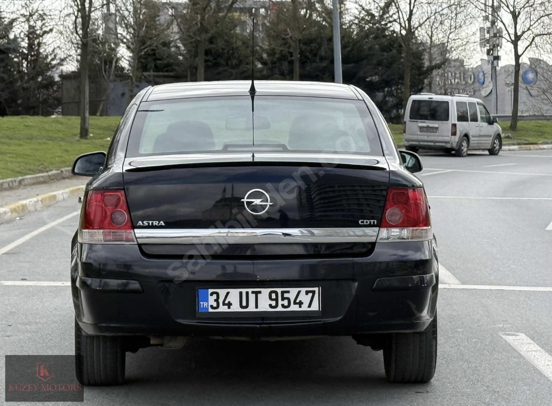 2010 MODEL OPEL ASTRA 1.3 CDTI 111. YIL EN FULL PAKETİ TERTEMİZ.