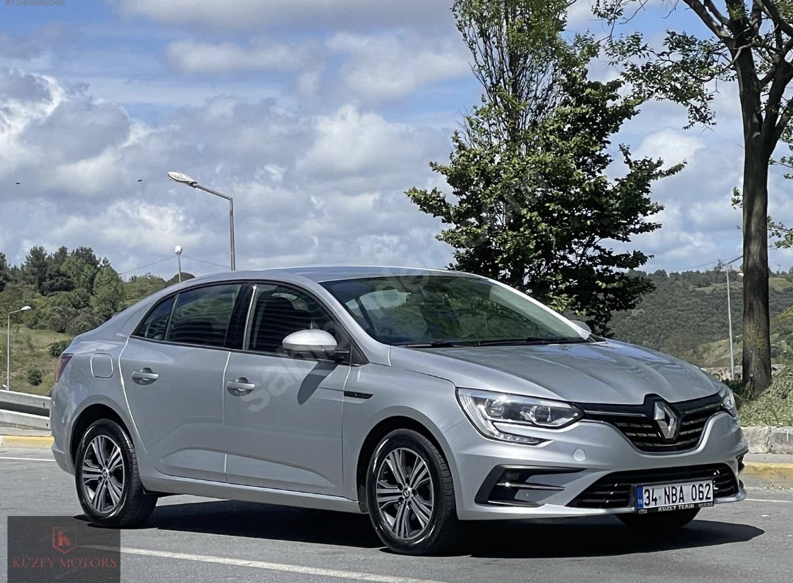 2024 MODEL MEGANE 1.3 TCE TOUCH OTOMATİK TR NİN EN UYGUN ARACI.