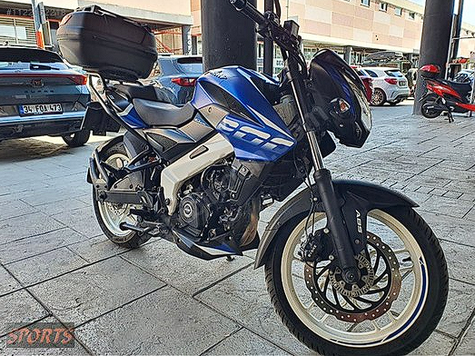 SIFIRDAN FARKSIZ DÜŞÜK KM'Lİ SERVİS BAKIMLI.