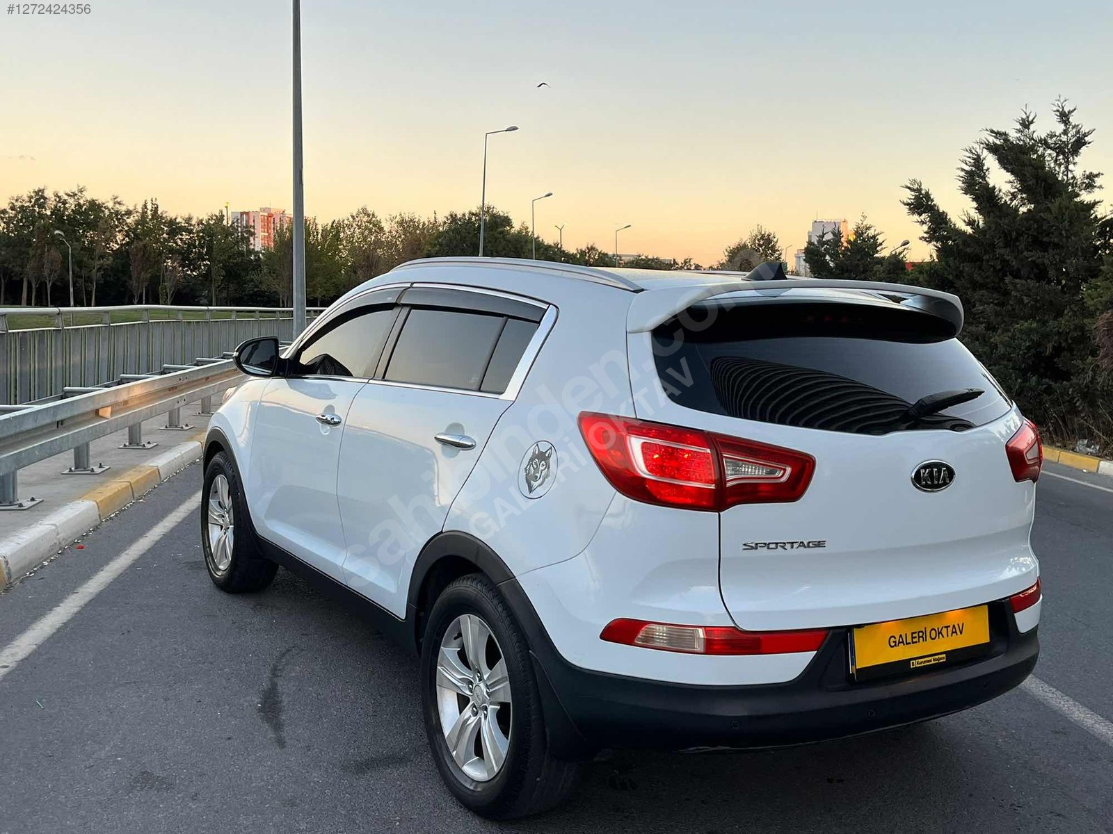 GALERİ OKTAV'DAN SPORTAGE 1,6 125000 KM SÜPER TEMİZLİKTE...