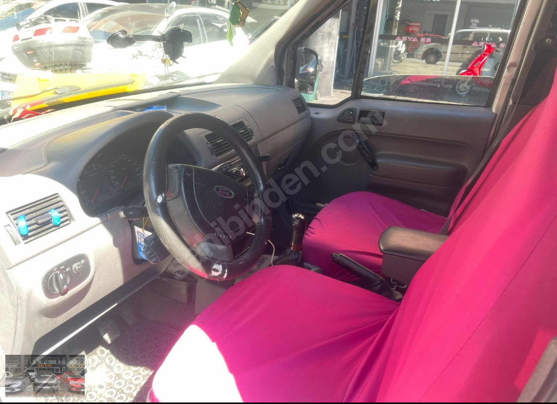 GALERİ OKTAV'DAN FORD CONNECT 1,8 TDCİ elden senetle araba sahibi olun