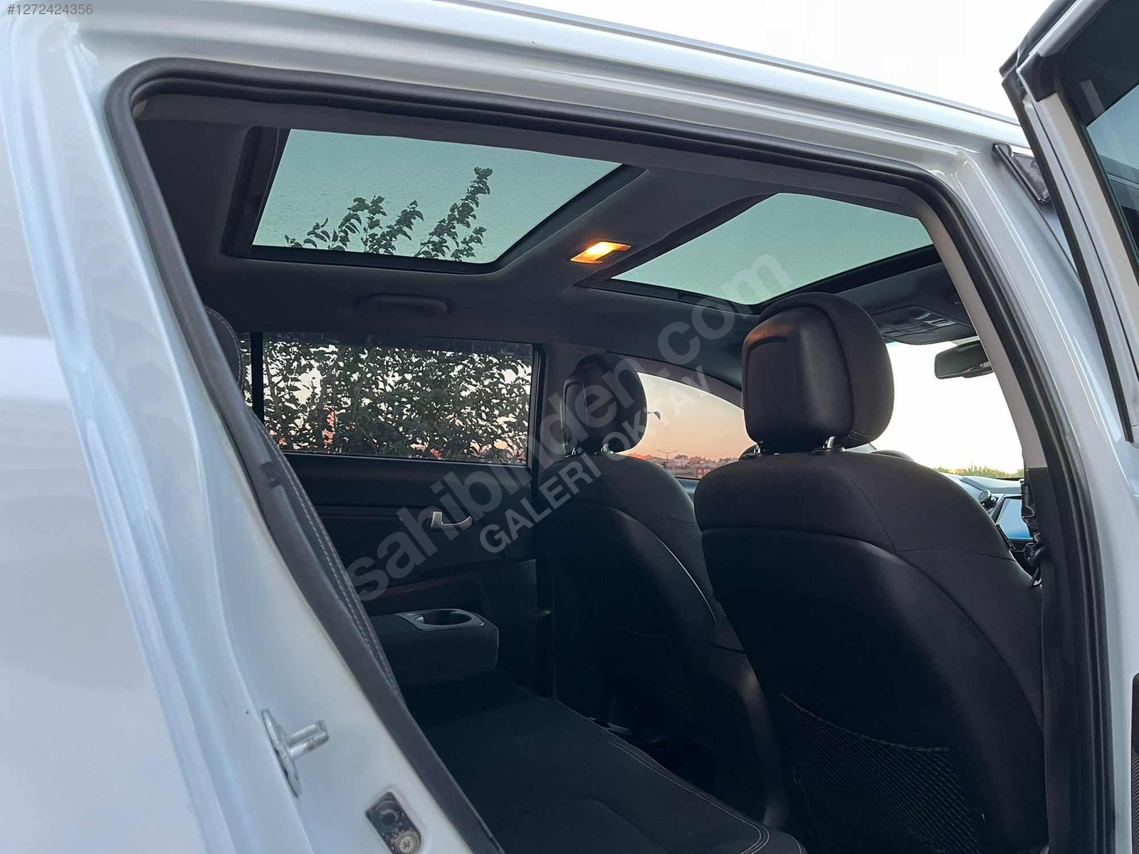 GALERİ OKTAV'DAN SPORTAGE 1,6 125000 KM SÜPER TEMİZLİKTE...