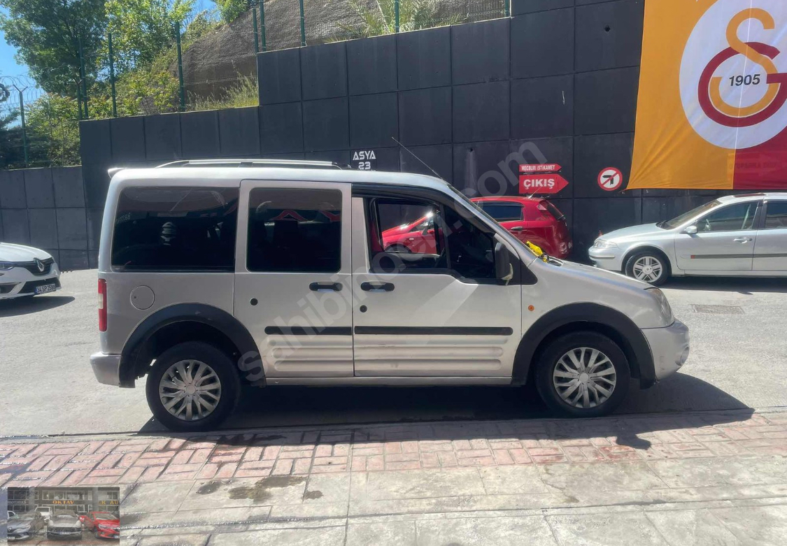 GALERİ OKTAV'DAN FORD CONNECT 1,8 TDCİ elden senetle araba sahibi olun