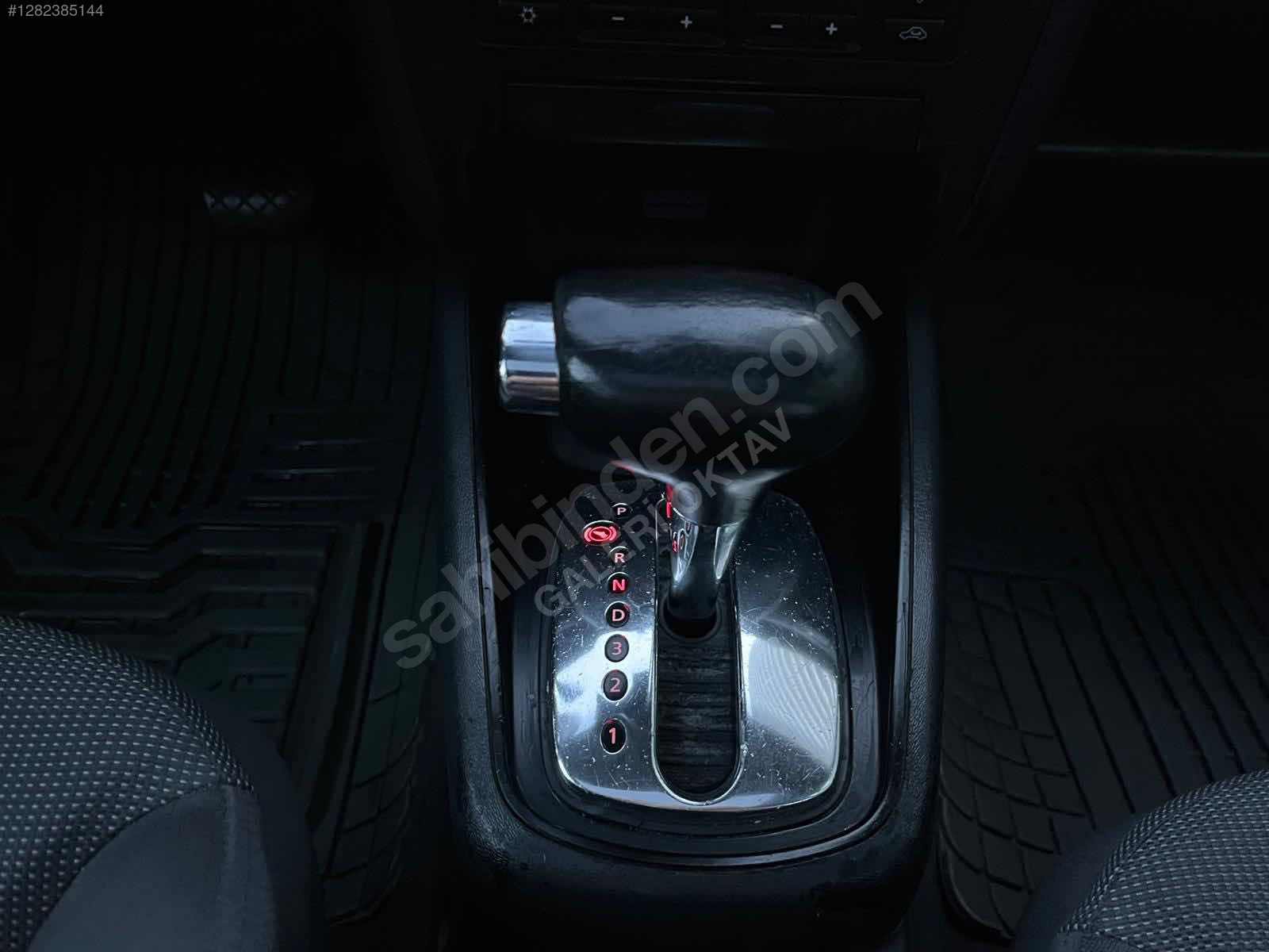 GALERİ OKTAV'DAN AUDİ A3 OTOMATİK SUNROOF'LU TEMİZ ARAÇ..