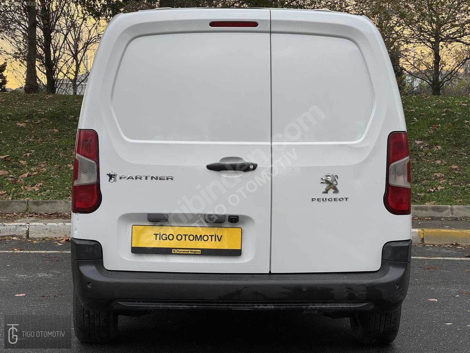 SERVİS BAKIMLI YENİ MUAYENELİ 2023 MODEL PARTNER 1.5 BlueHDi Comfort v