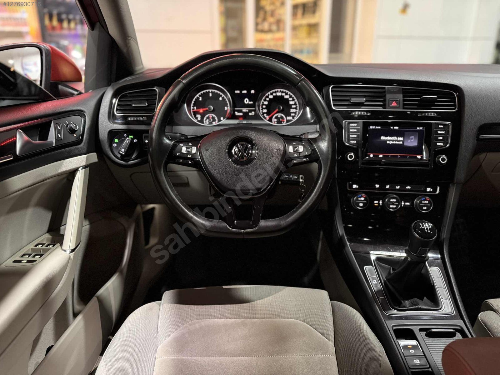 EMALSİZ TEMİZLİKTE GOLF7 DÜŞÜK KM LANSMAN RENGİ