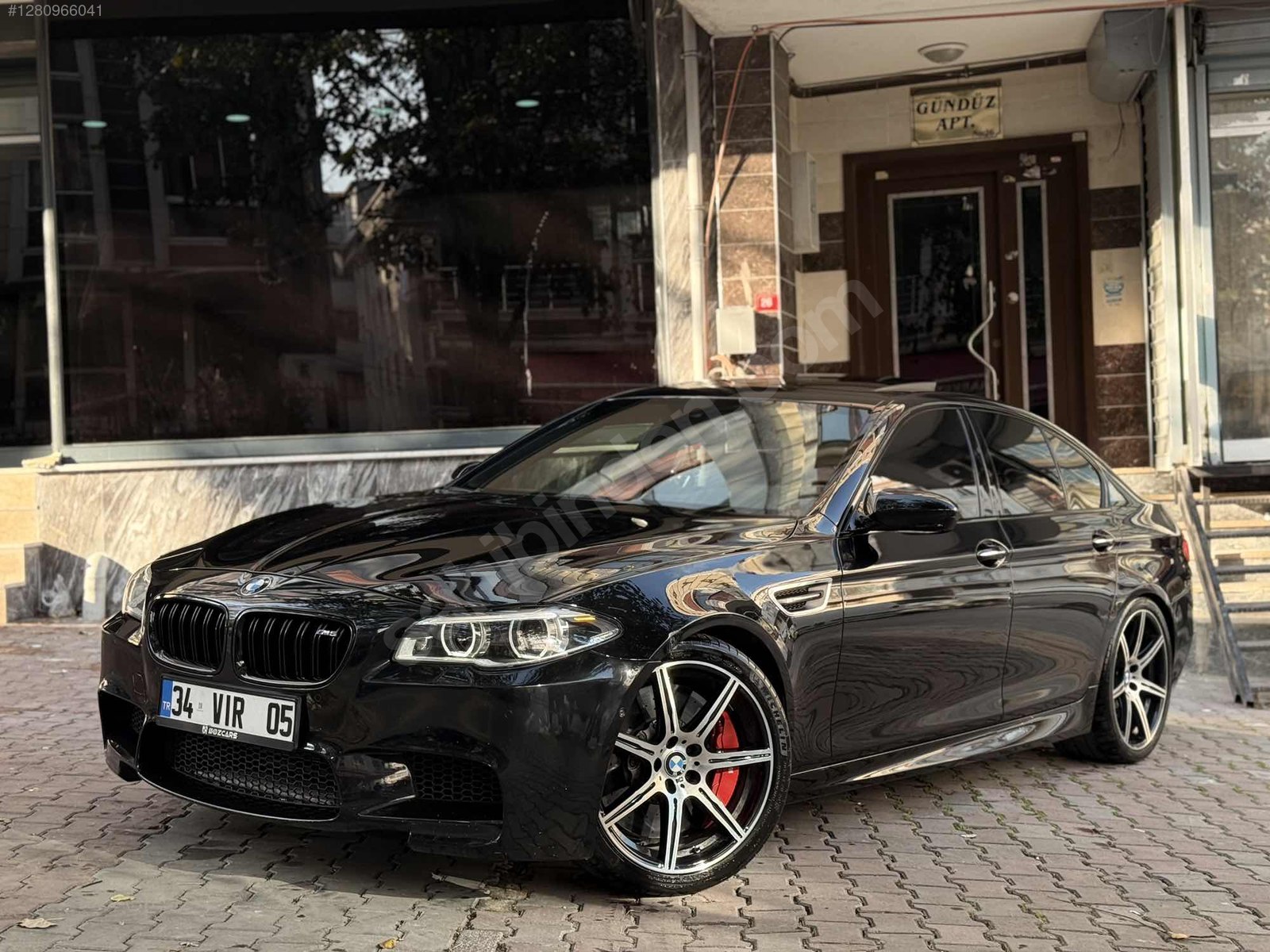 BMW M5 HATASIZ BOYASIZ HEAD UP+SOĞUTMA+VAKUM+KEYLESS