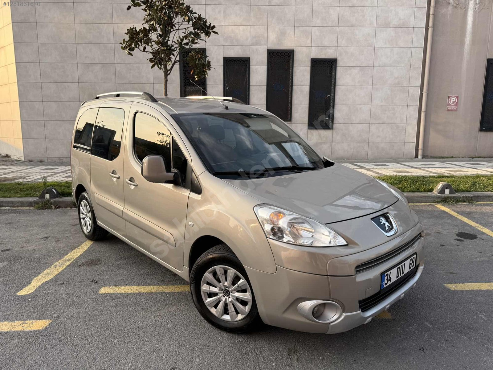 PEUGEOT PARTNER 1.6 HDI PREMİUM PACK BAKIMLI