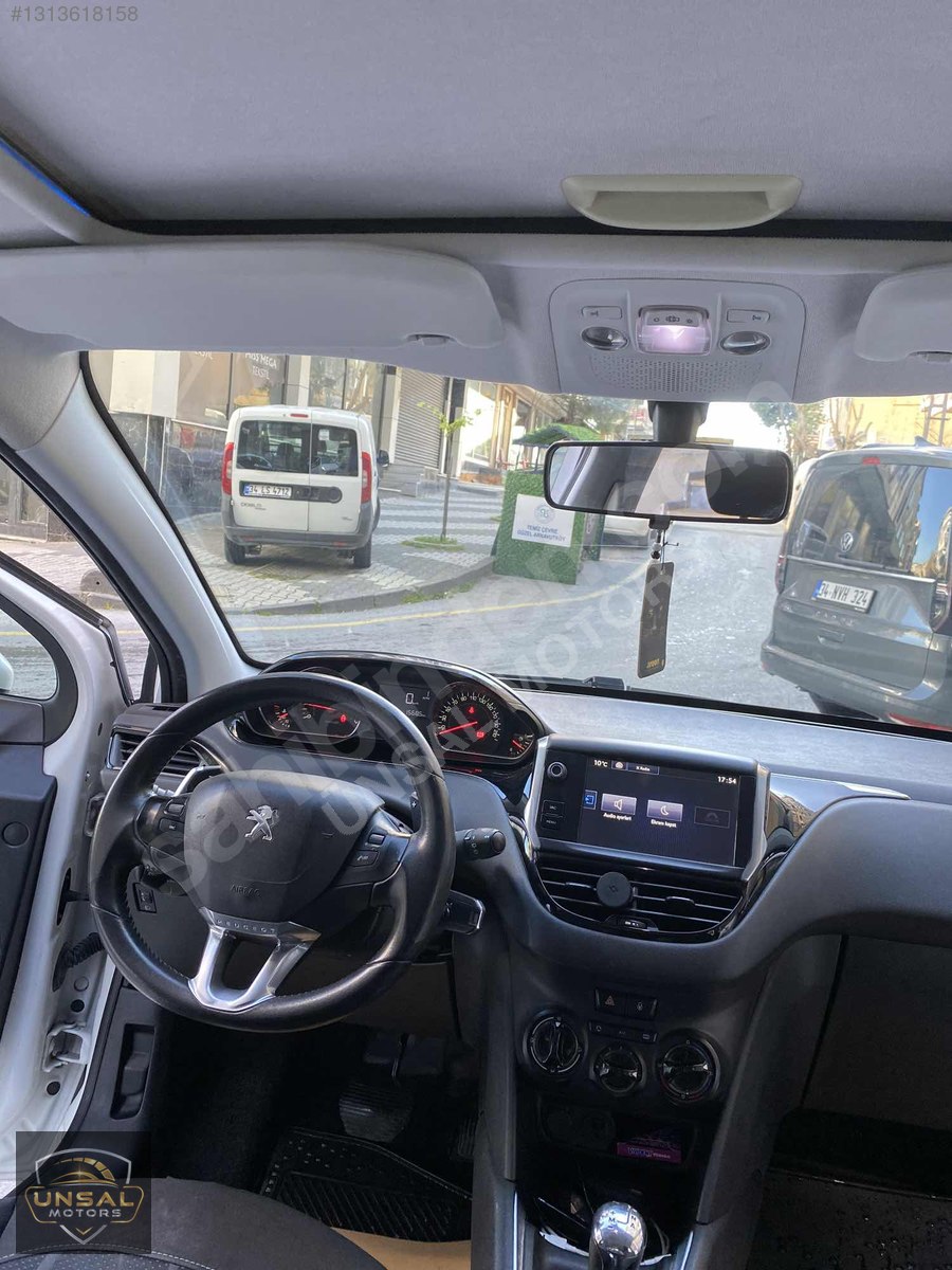 İKİNCİ SAHİBİNDEN TEMİZ 208 OTOMOTİK DÜŞÜK KM