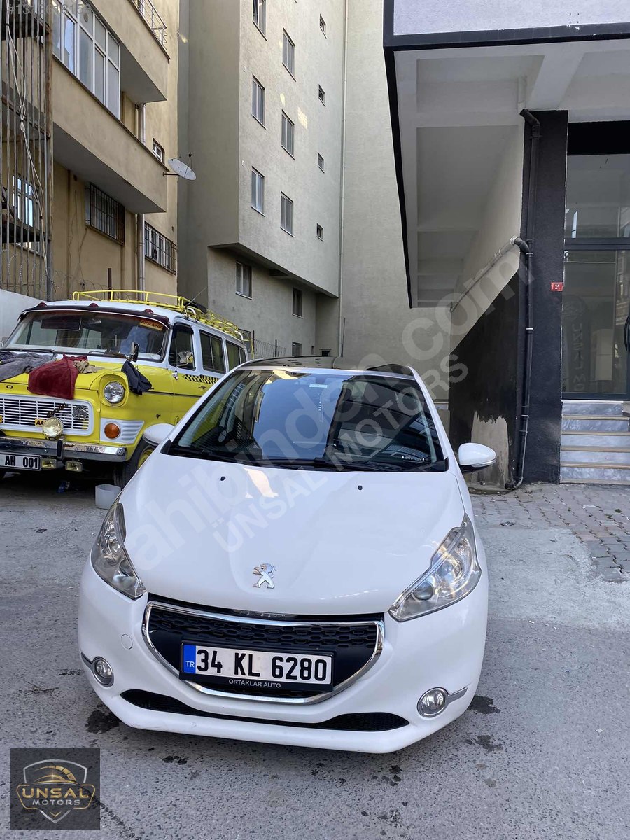 İKİNCİ SAHİBİNDEN TEMİZ 208 OTOMOTİK DÜŞÜK KM
