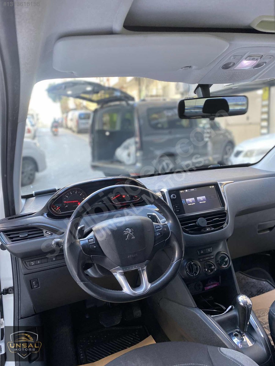 İKİNCİ SAHİBİNDEN TEMİZ 208 OTOMOTİK DÜŞÜK KM