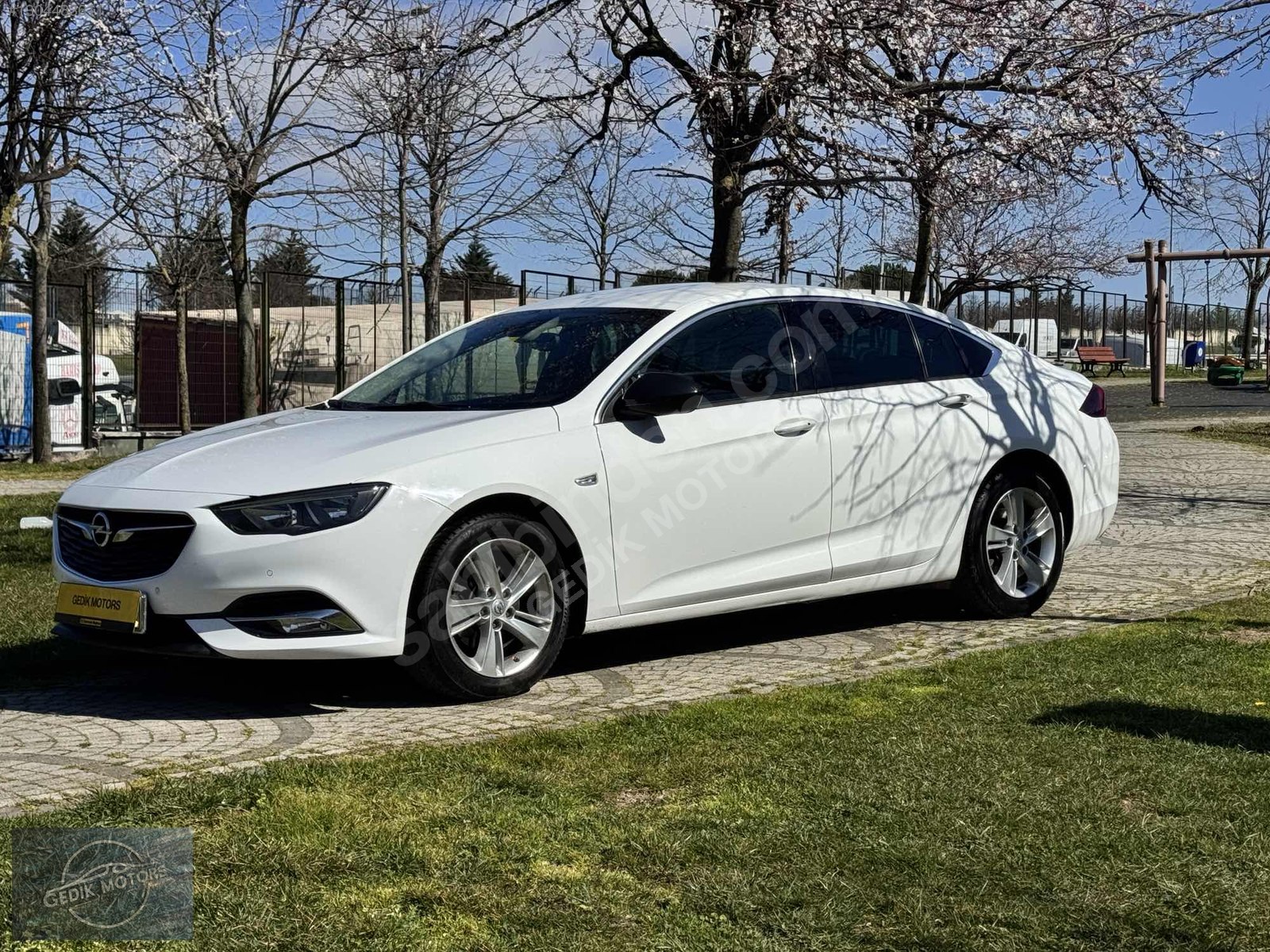 2020 MODEL OPEL İNSİGNİA 1.6 GRAND SPORT VADELİ ARAÇ SATIŞI