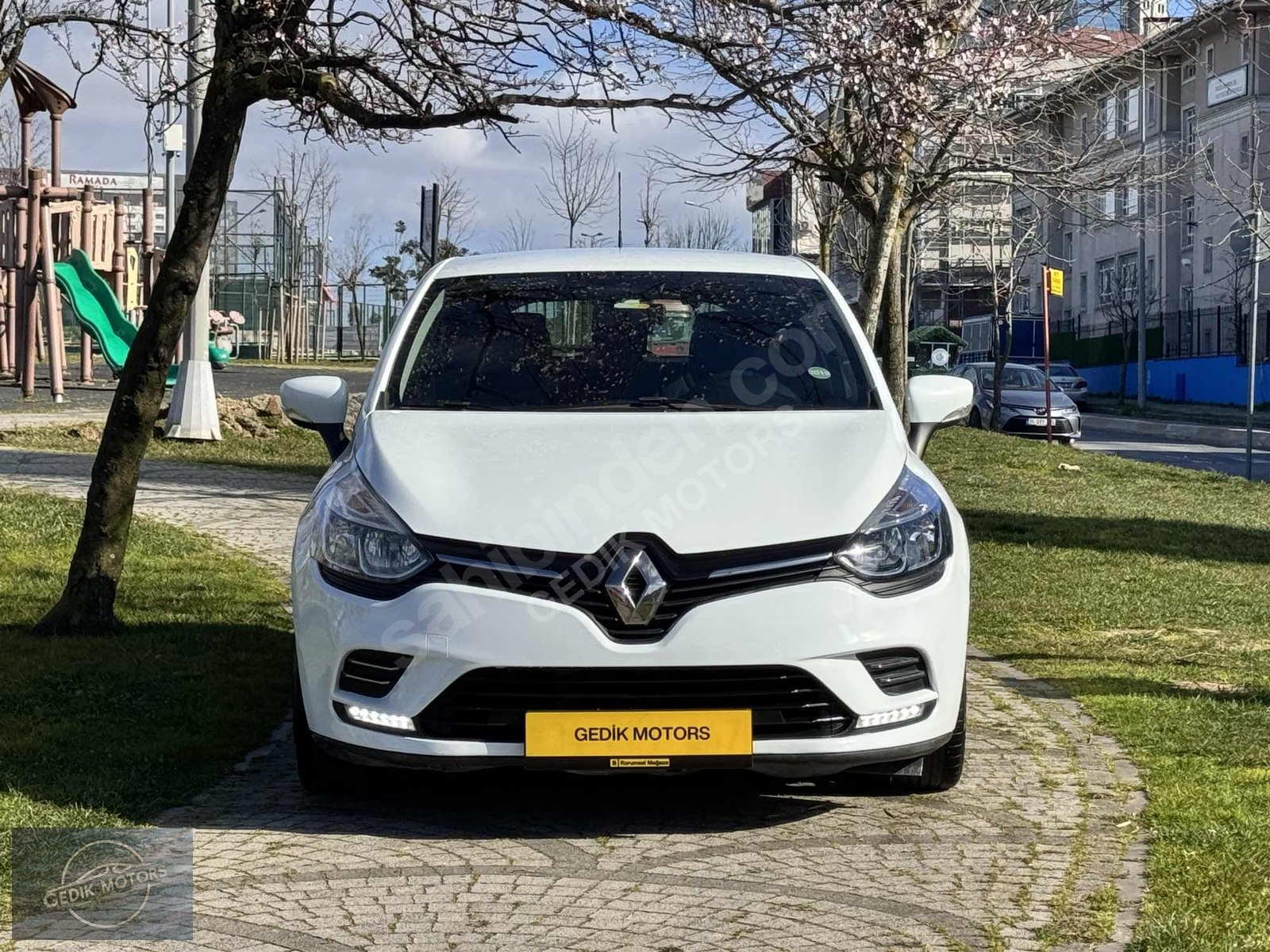 48 AY TAKSİTLİ VADELİ 2019 Model 1.5 DCİ Otomatik Clio