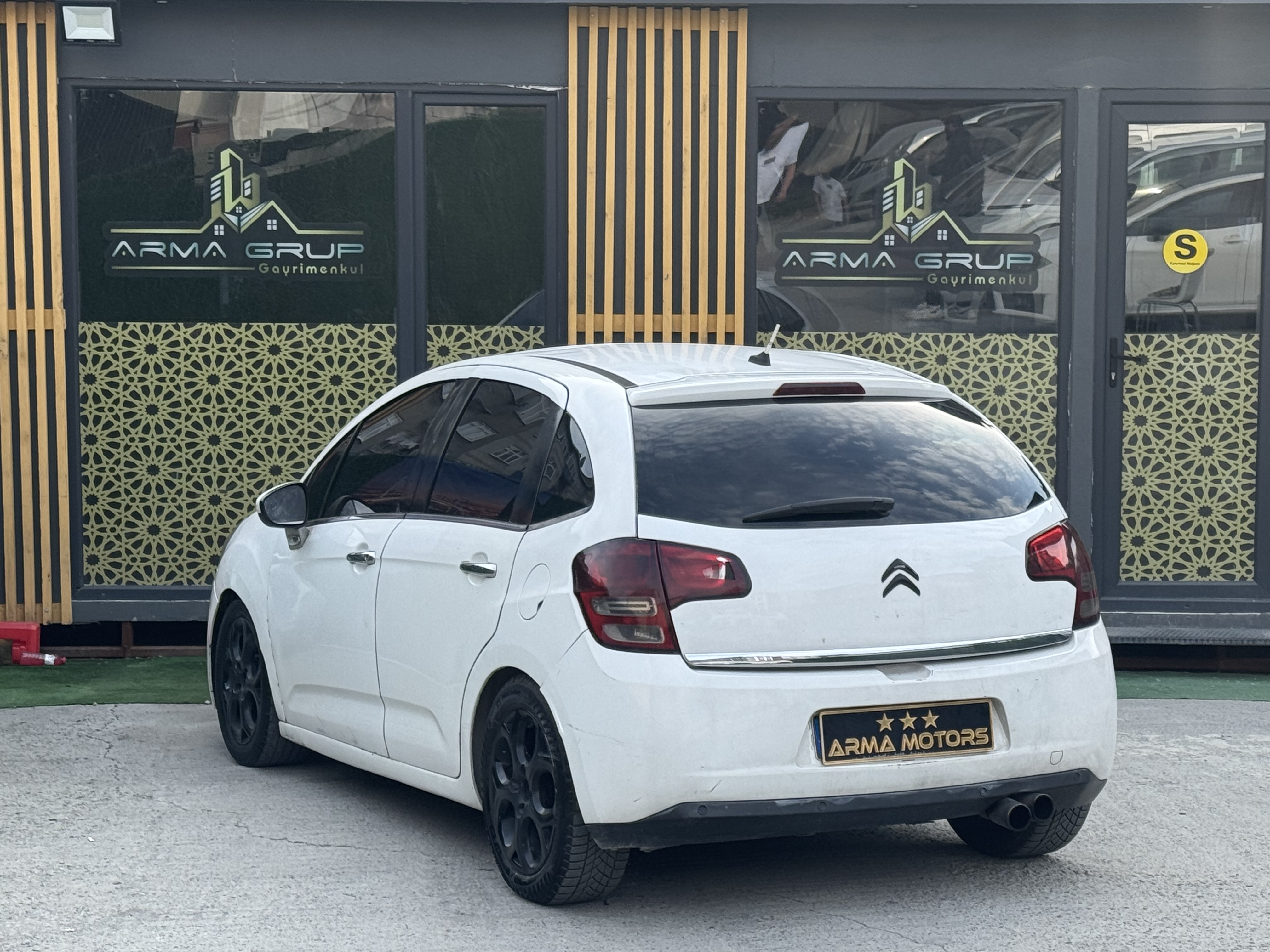 CAM TAVANLI C3 BU PARAYA YOK 