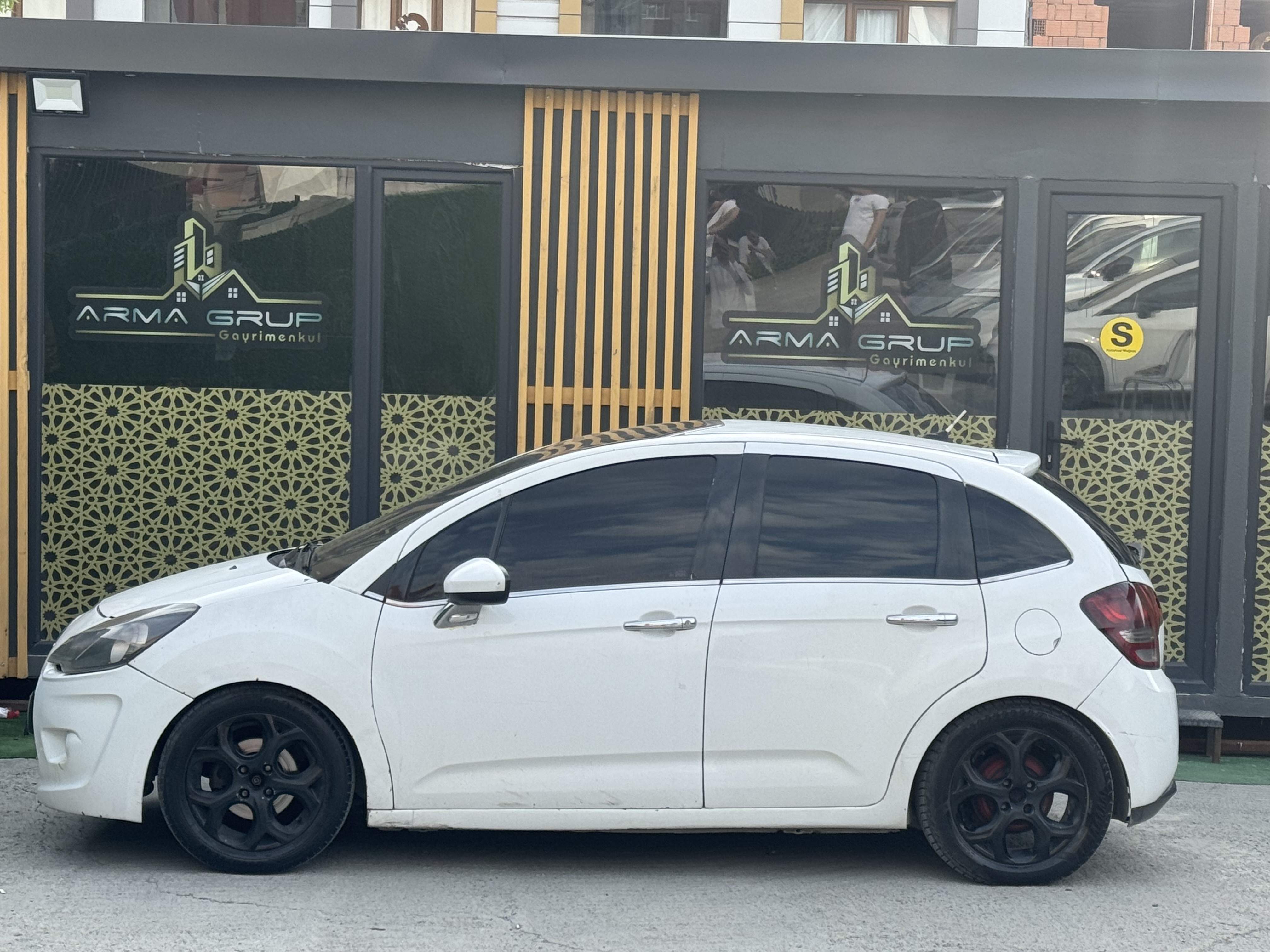 CAM TAVANLI C3 BU PARAYA YOK 