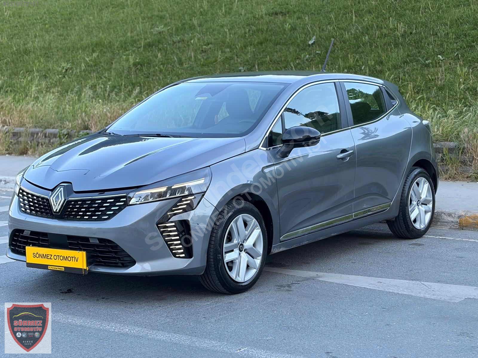 2025 CLİO 1.0TCE EVOLUTİON GSR HATASIZ 20.000KM ELDEN S