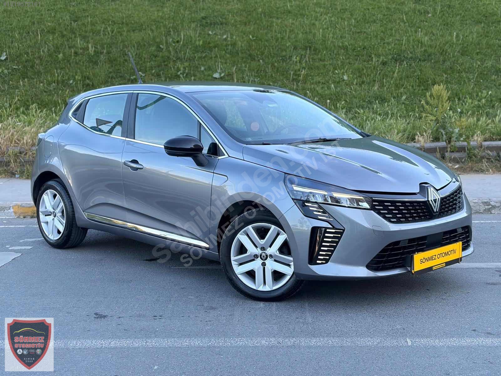 2025 CLİO 1.0TCE EVOLUTİON GSR HATASIZ 20.000KM ELDEN SENETLE TAKSİTLİ