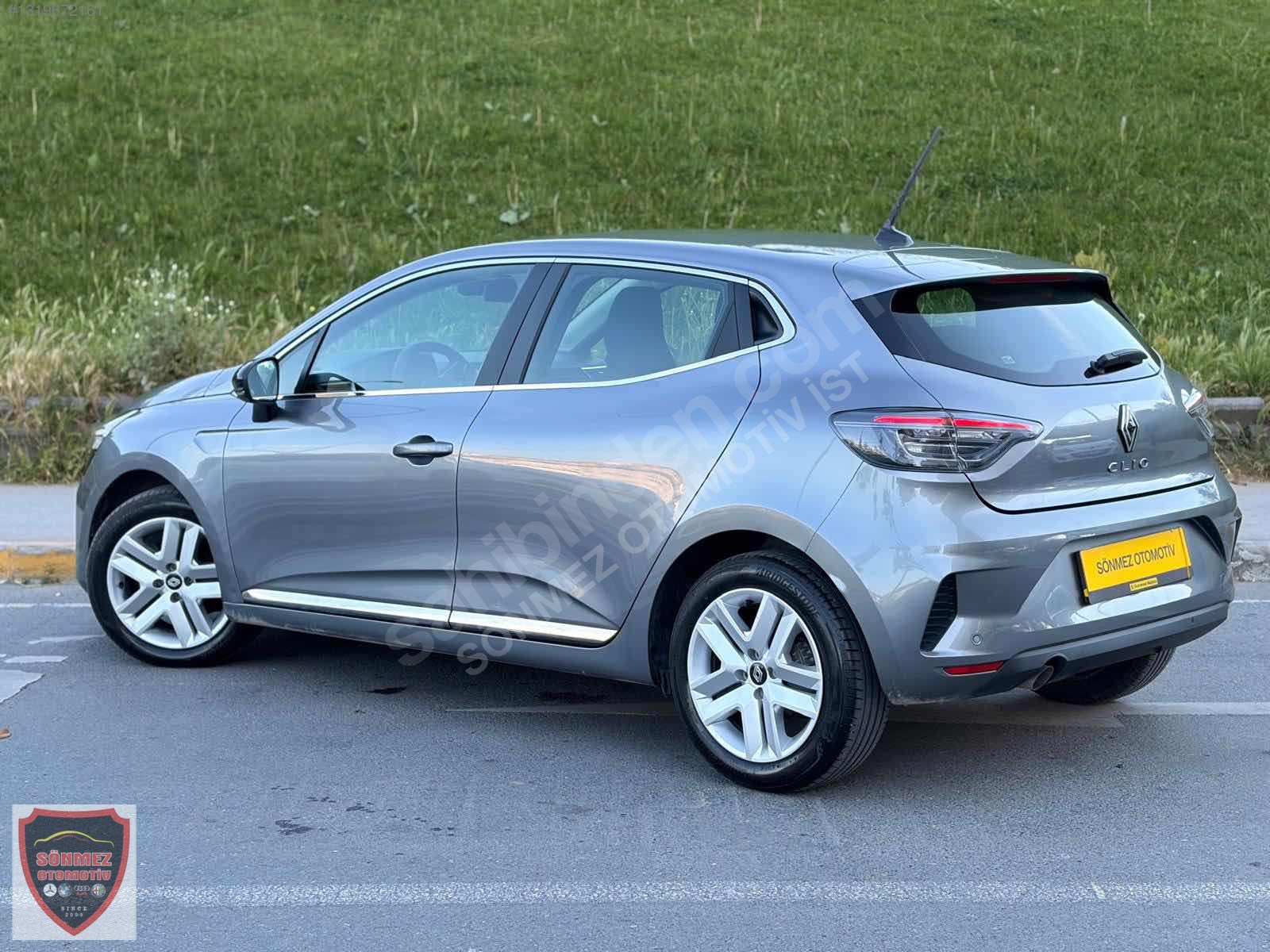 2025 CLİO 1.0TCE EVOLUTİON GSR HATASIZ 20.000KM ELDEN SENETLE TAKSİTLİ