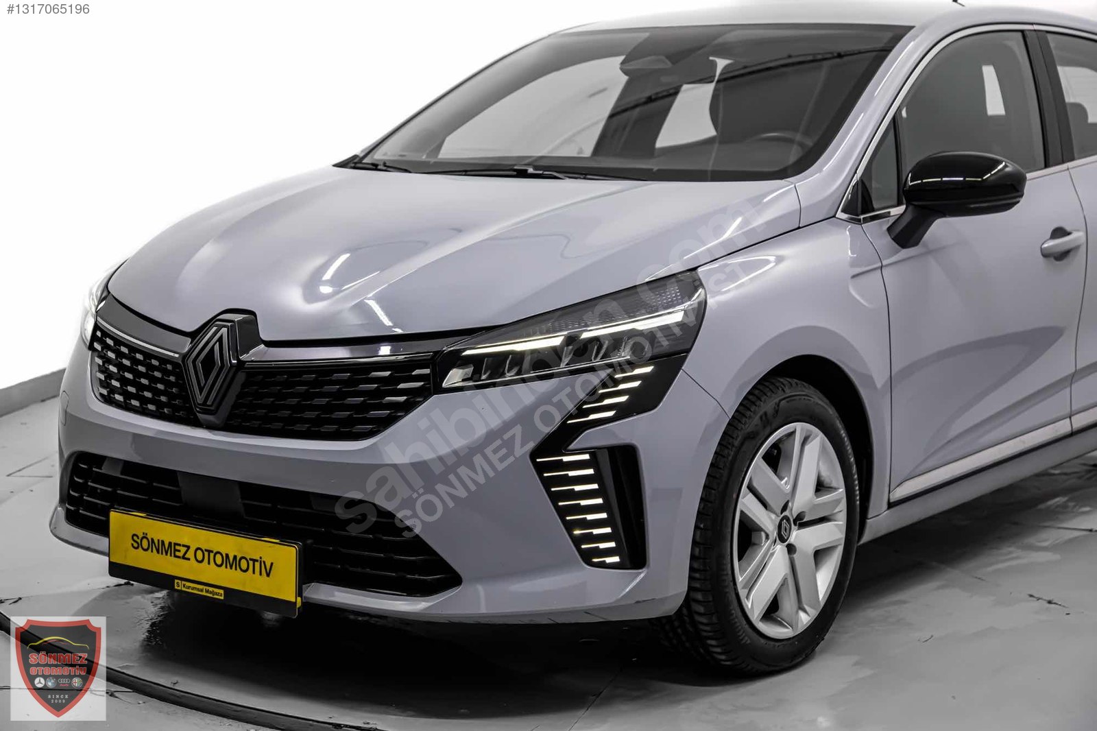 2025 CLİO 1.0TCE EVOLUTİON GSR HATASIZ BOYASIZ 26.000KM ELDEN SENETLE