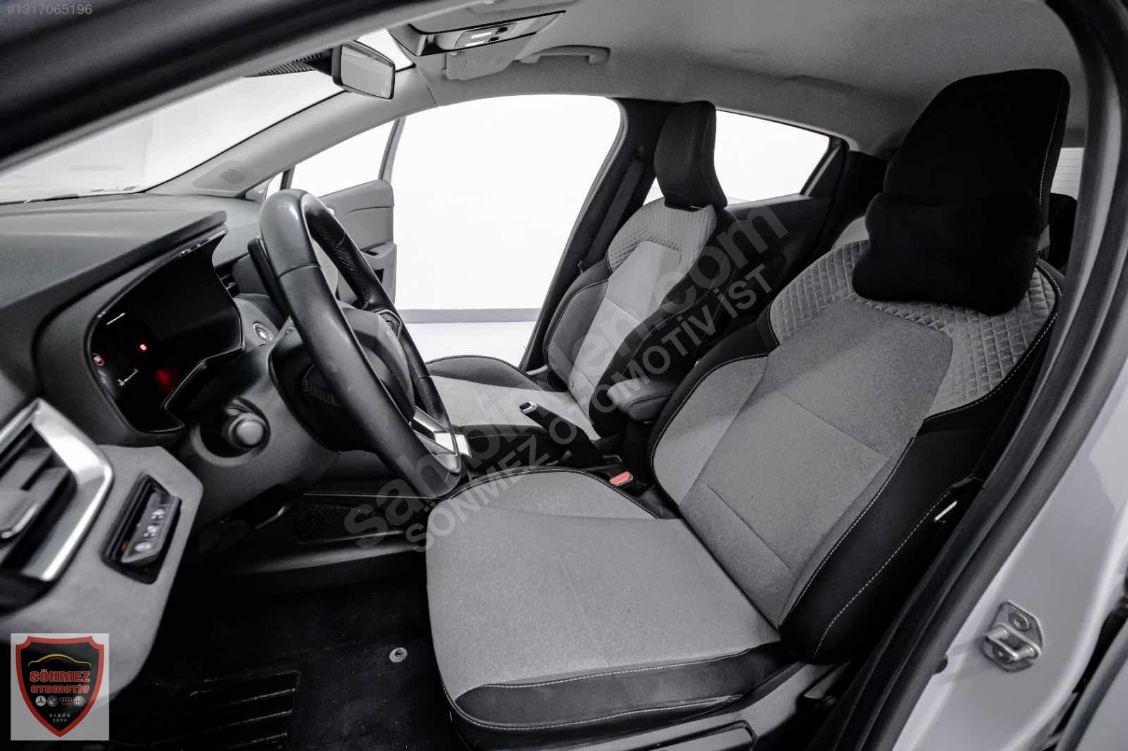 2025 CLİO 1.0TCE EVOLUTİON GSR HATASIZ BOYASIZ 26.000KM ELDEN SENETLE