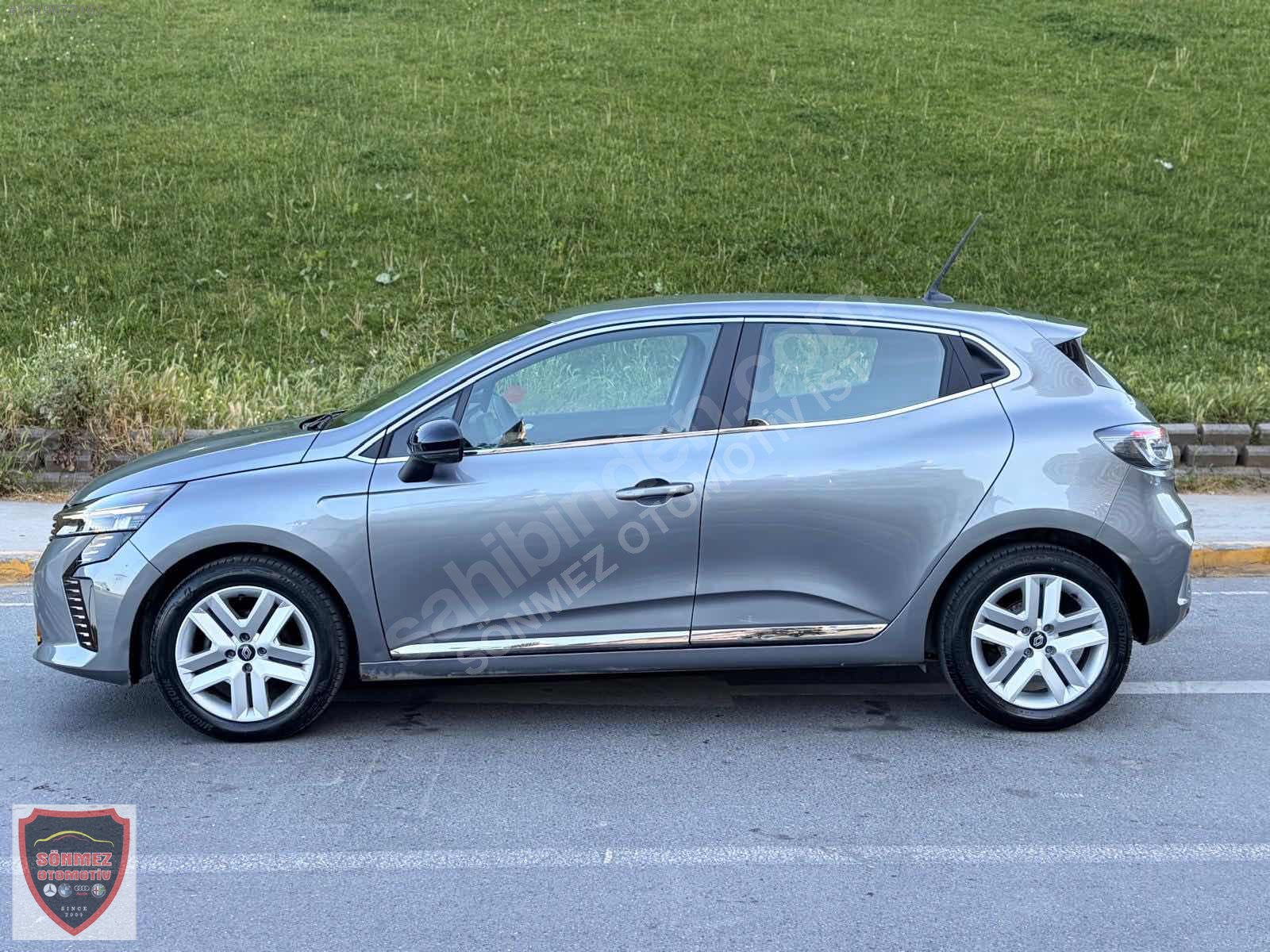 2025 CLİO 1.0TCE EVOLUTİON GSR HATASIZ 20.000KM ELDEN SENETLE TAKSİTLİ