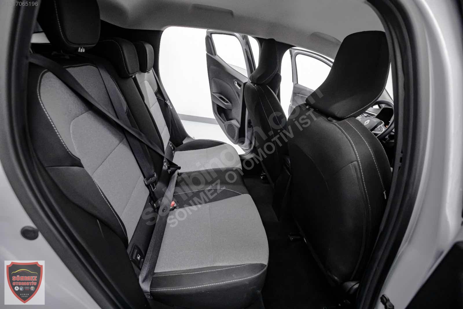 2025 CLİO 1.0TCE EVOLUTİON GSR HATASIZ BOYASIZ 26.000KM ELDEN SENETLE