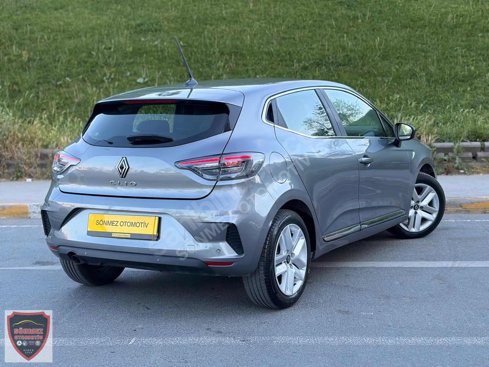 2025 CLİO 1.0TCE EVOLUTİON GSR HATASIZ 20.000KM ELDEN SENETLE TAKSİTLİ